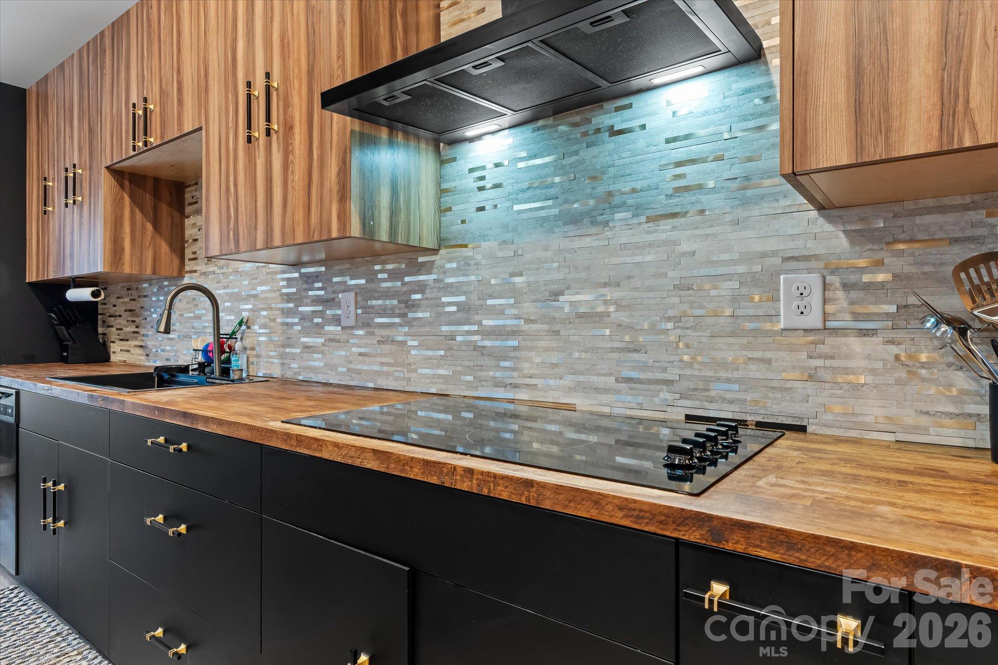 Single Family Residence at 7533 Bridle Court, Sherrills Ford, photo 13 of 23