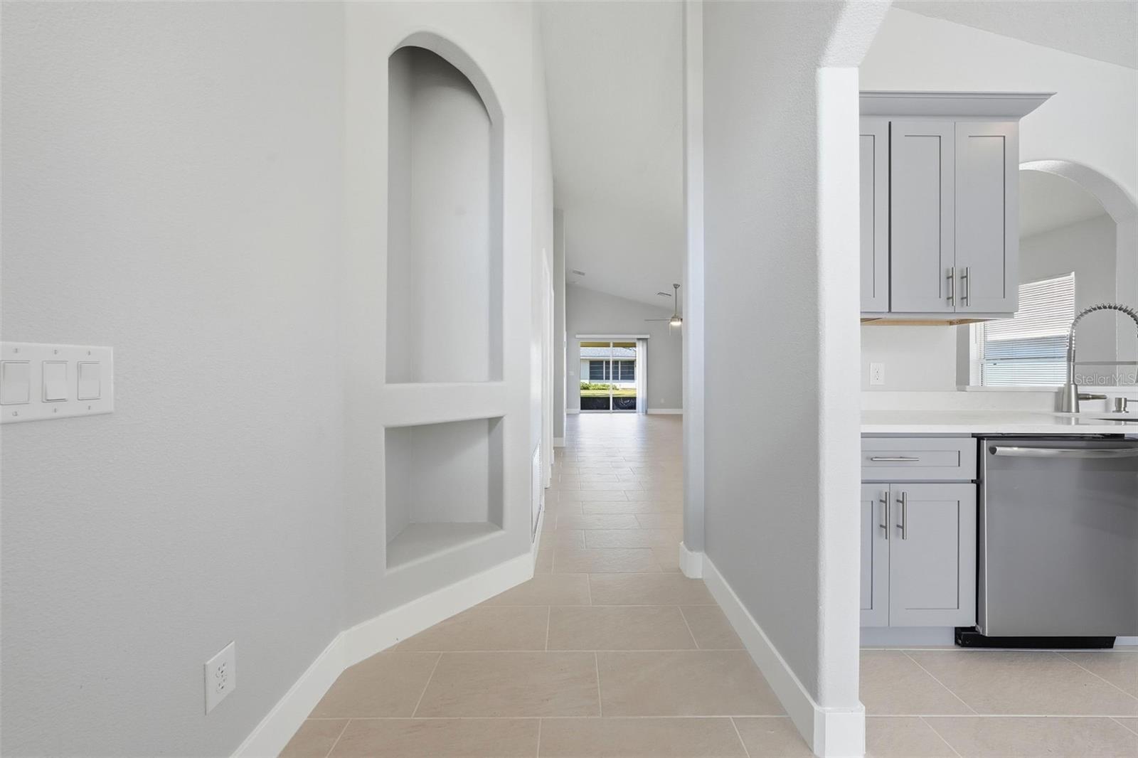 Entry foyer - 941 VINDALE RD, TAVARES