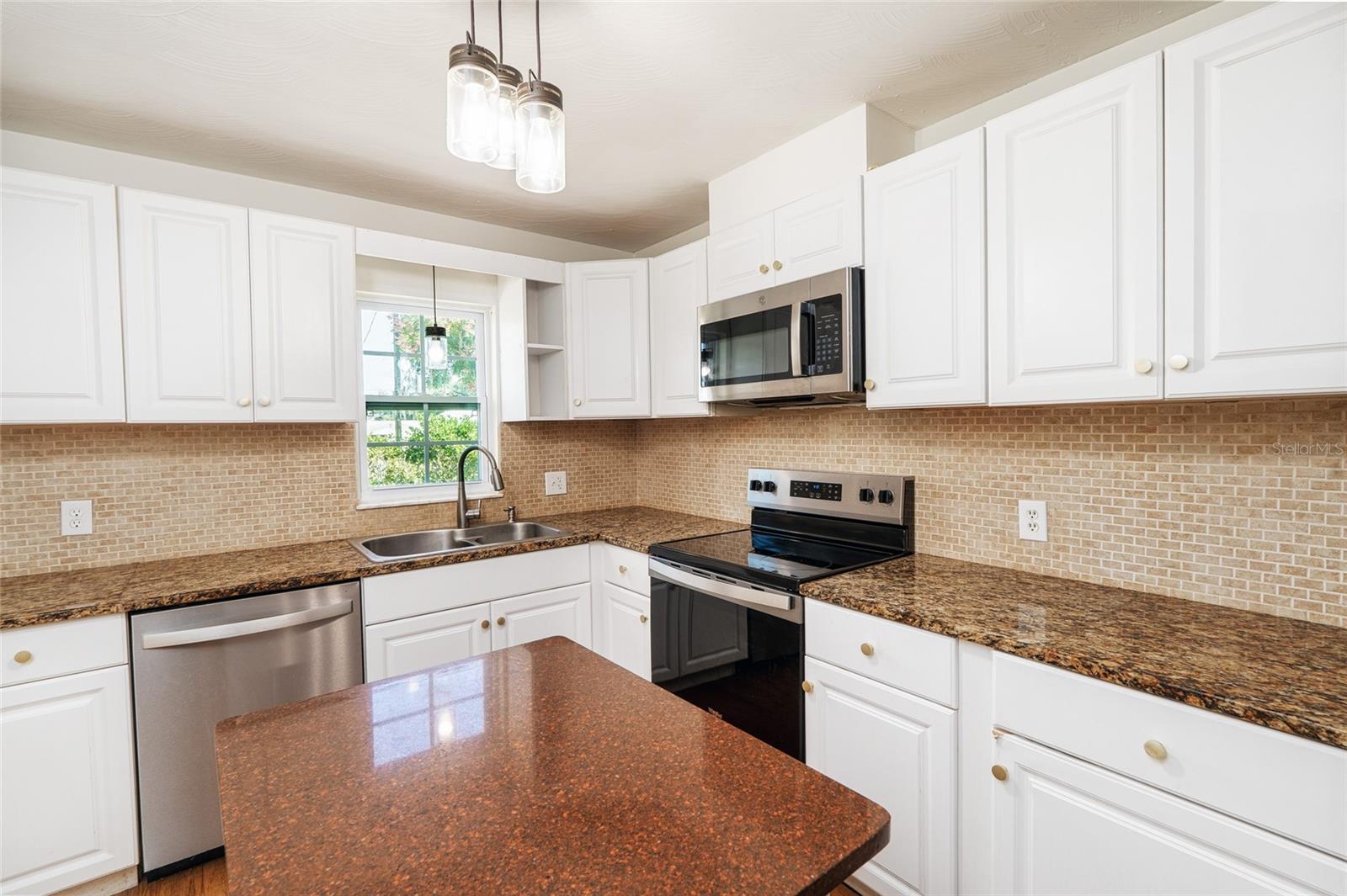 Single Family Residence at 38548 12TH AVE, ZEPHYRHILLS, photo 18 of 39