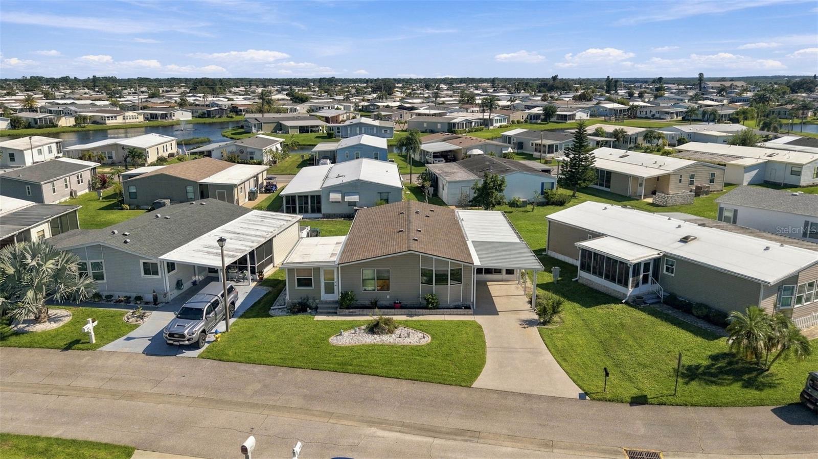 Manufactured Home at 576 PORTSIDE DR, NORTH PORT, photo 6 of 71