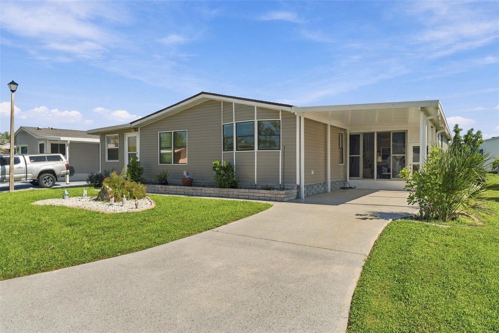 Manufactured Home at 576 PORTSIDE DR, NORTH PORT, photo 8 of 71