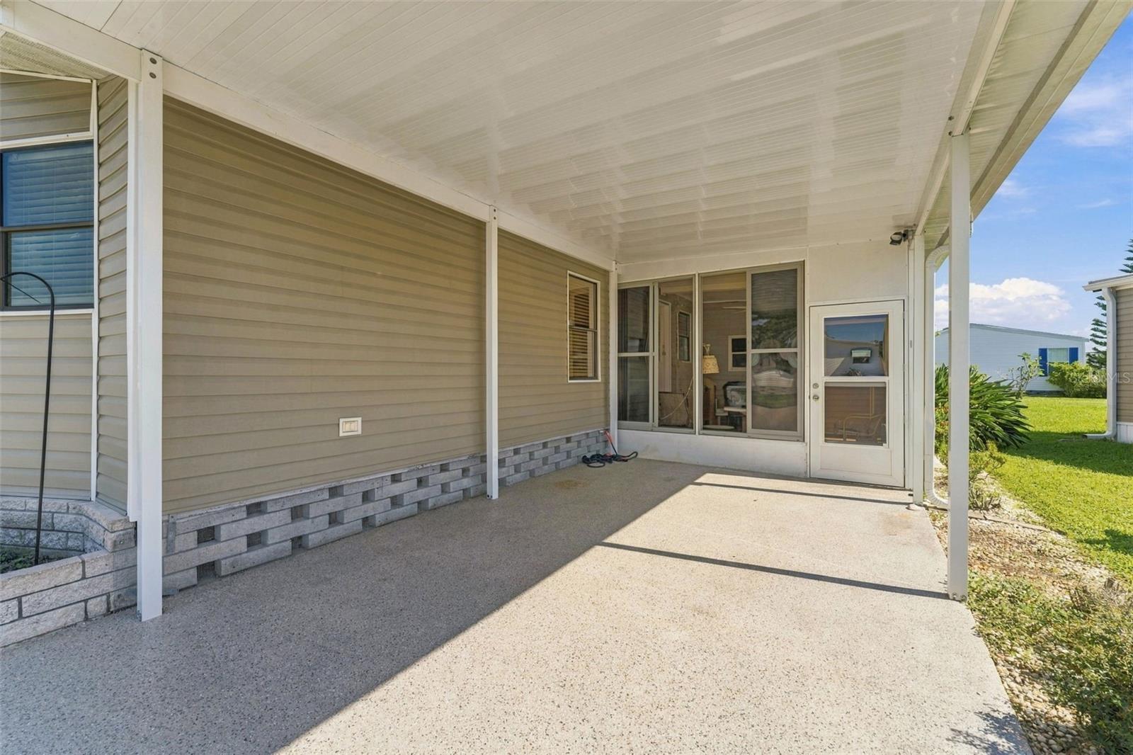 Manufactured Home at 576 PORTSIDE DR, NORTH PORT, photo 9 of 71