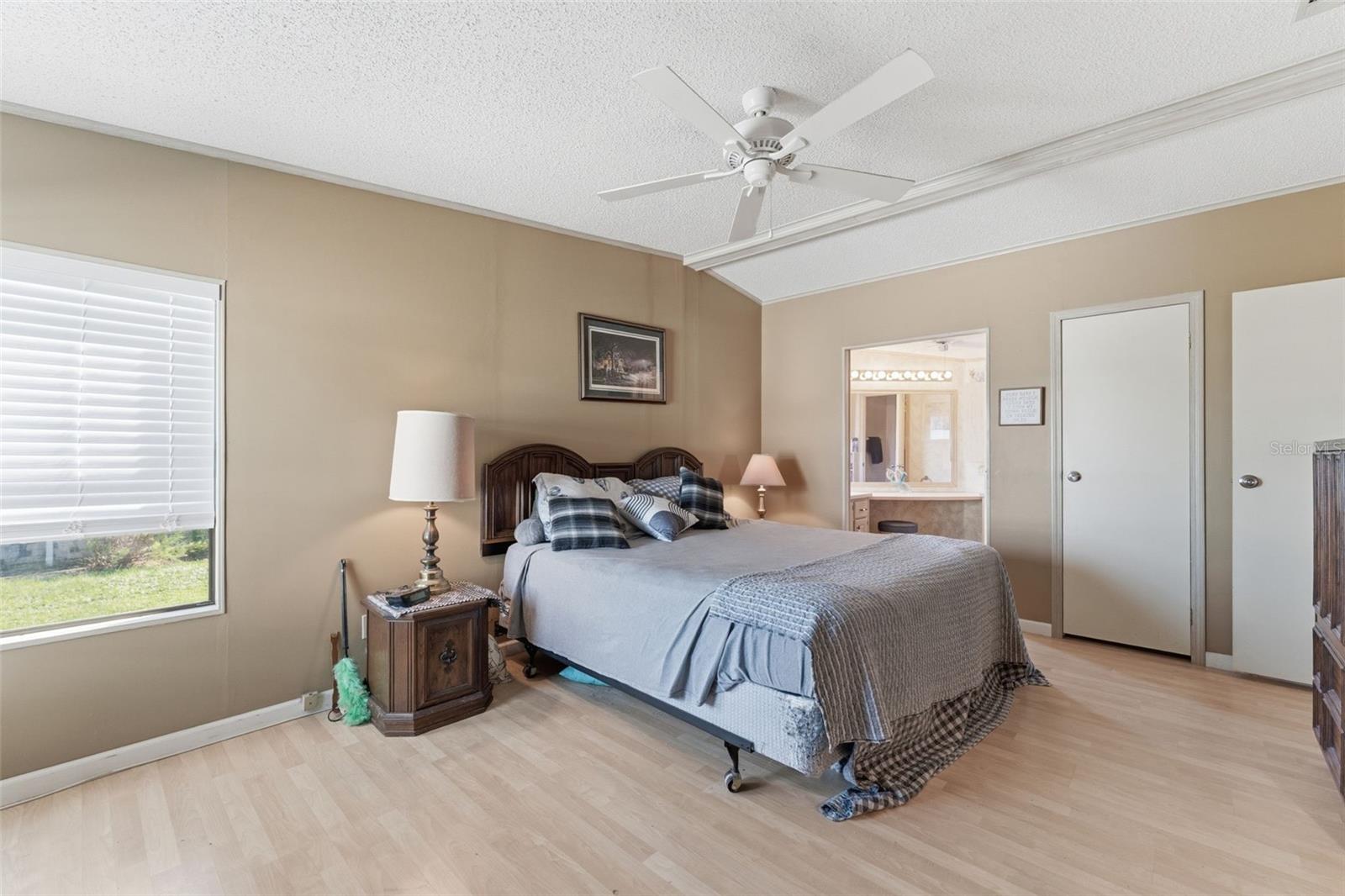 Manufactured Home at 576 PORTSIDE DR, NORTH PORT, photo 19 of 71