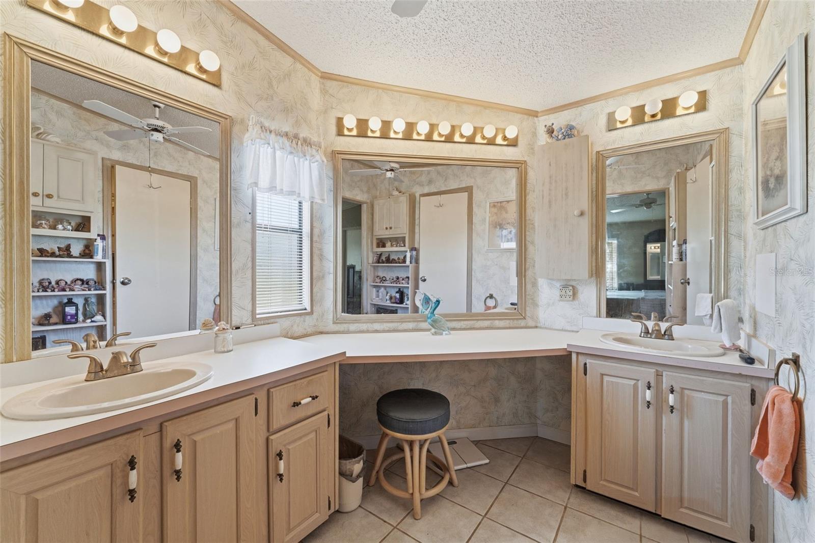 Manufactured Home at 576 PORTSIDE DR, NORTH PORT, photo 21 of 71