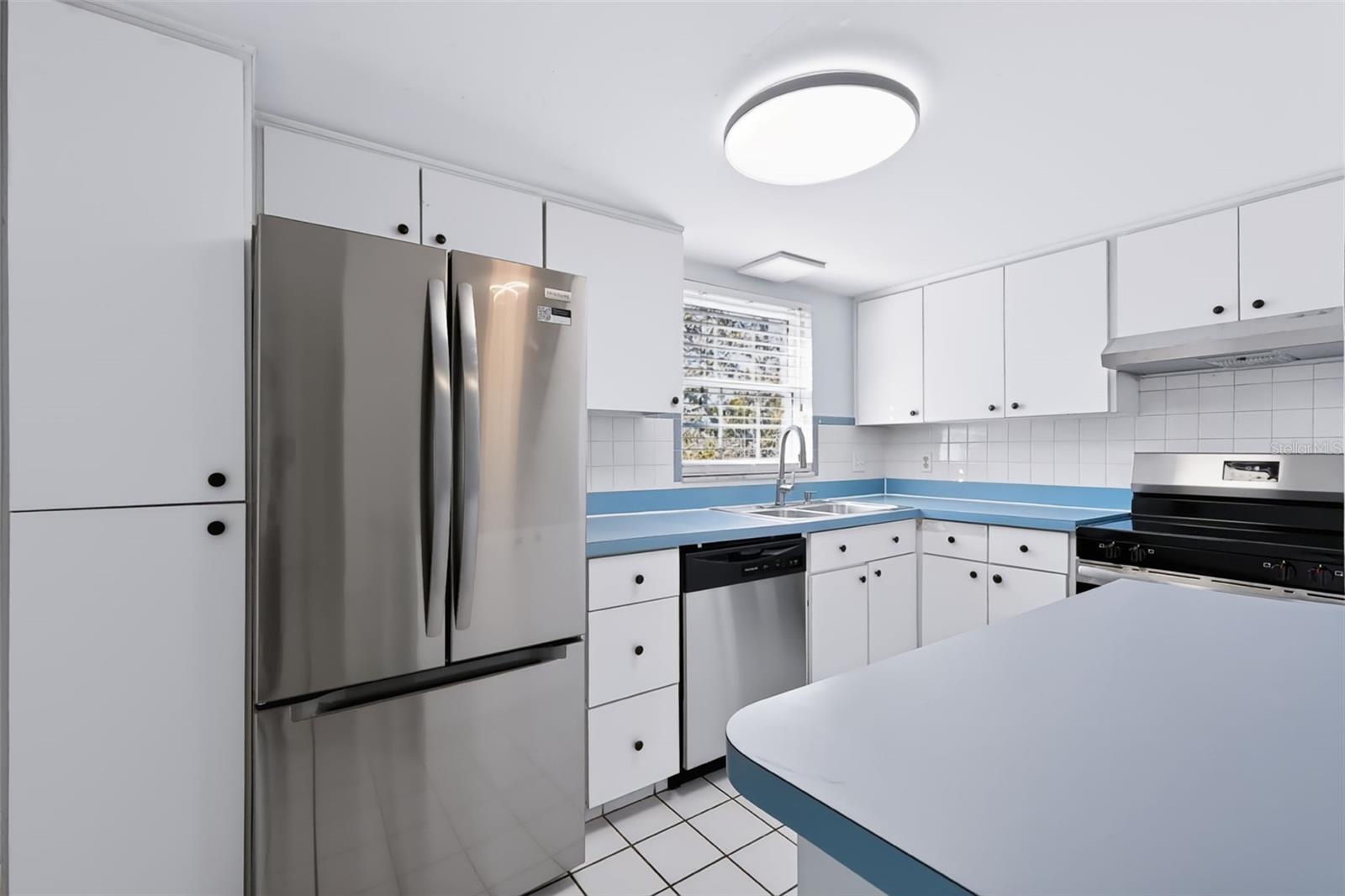 Kitchen - 1162 84TH TER N #D, ST PETERSBURG