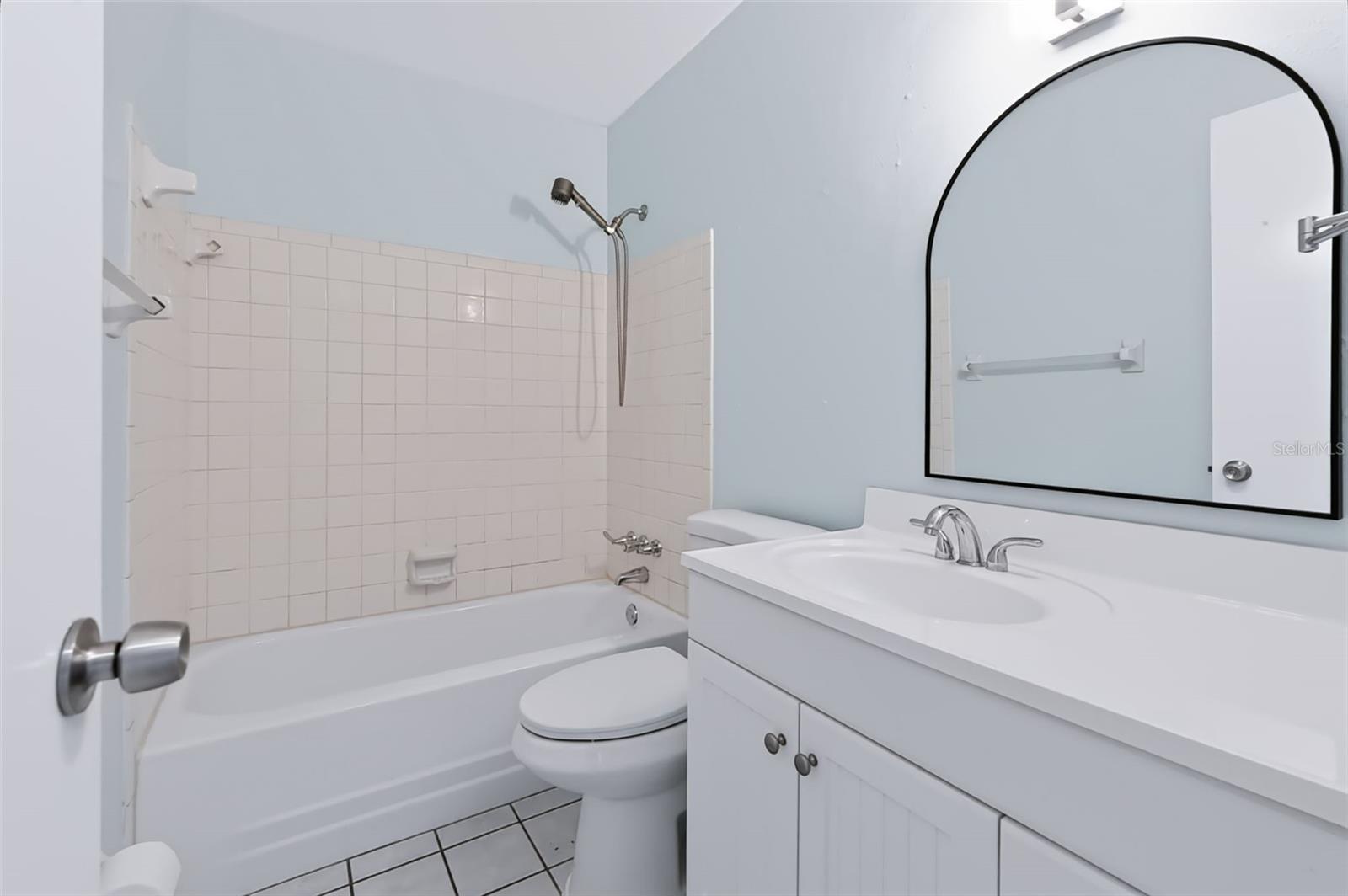 Bath 2 - 1162 84TH TER N #D, ST PETERSBURG