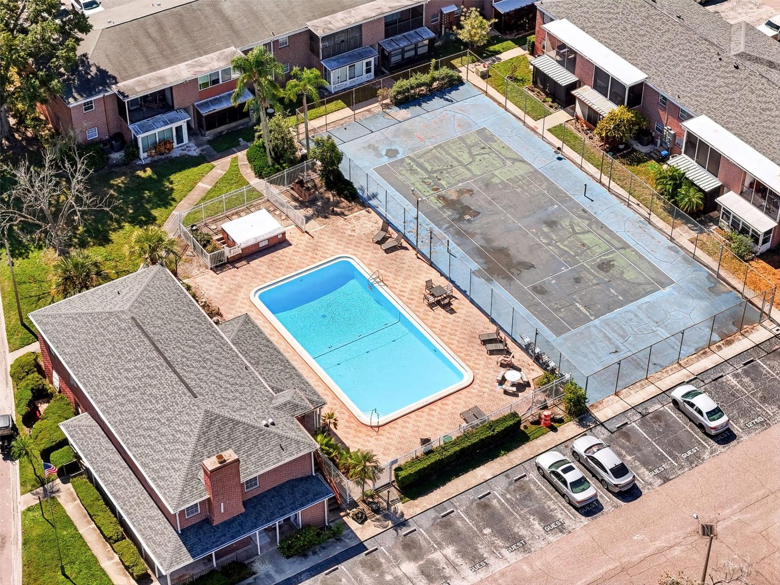 Pool 1 - 1162 84TH TER N #D, ST PETERSBURG