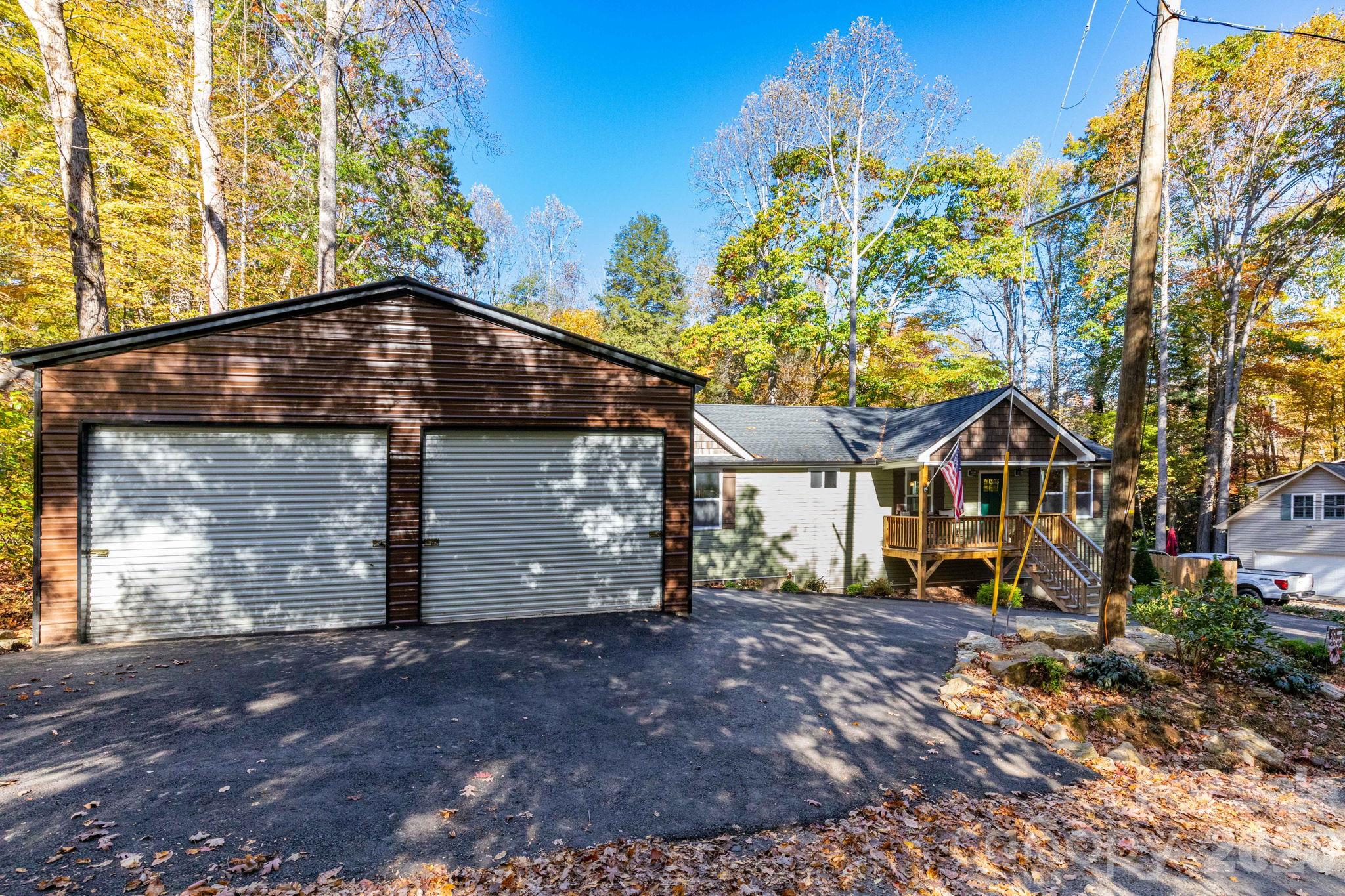 Single Family Residence at 102 Reuben Branch Road, Maggie Valley, photo 3 of 25
