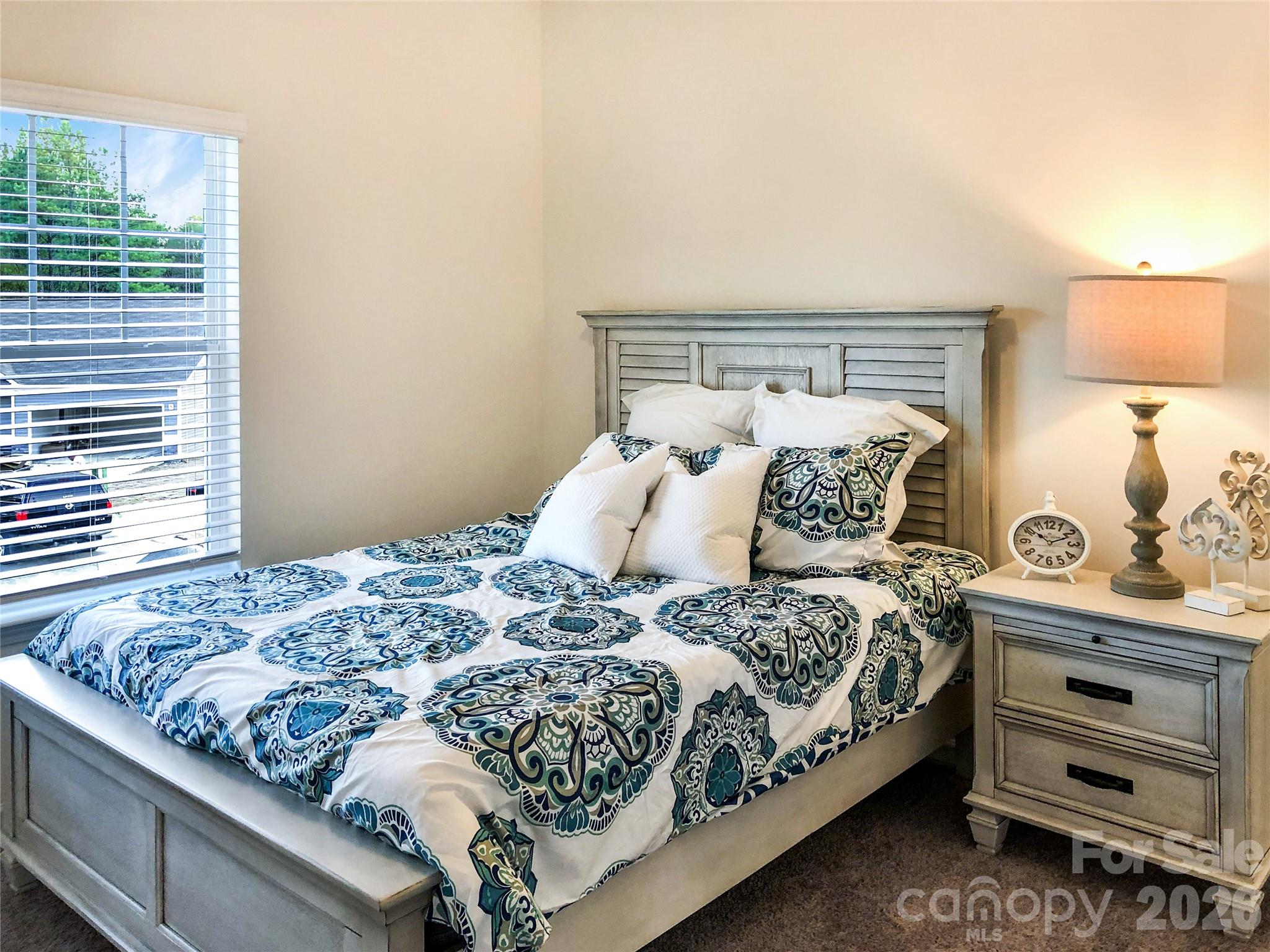 Single Family Residence at 624 Rowe Crossing Drive, Newton, photo 2 of 9