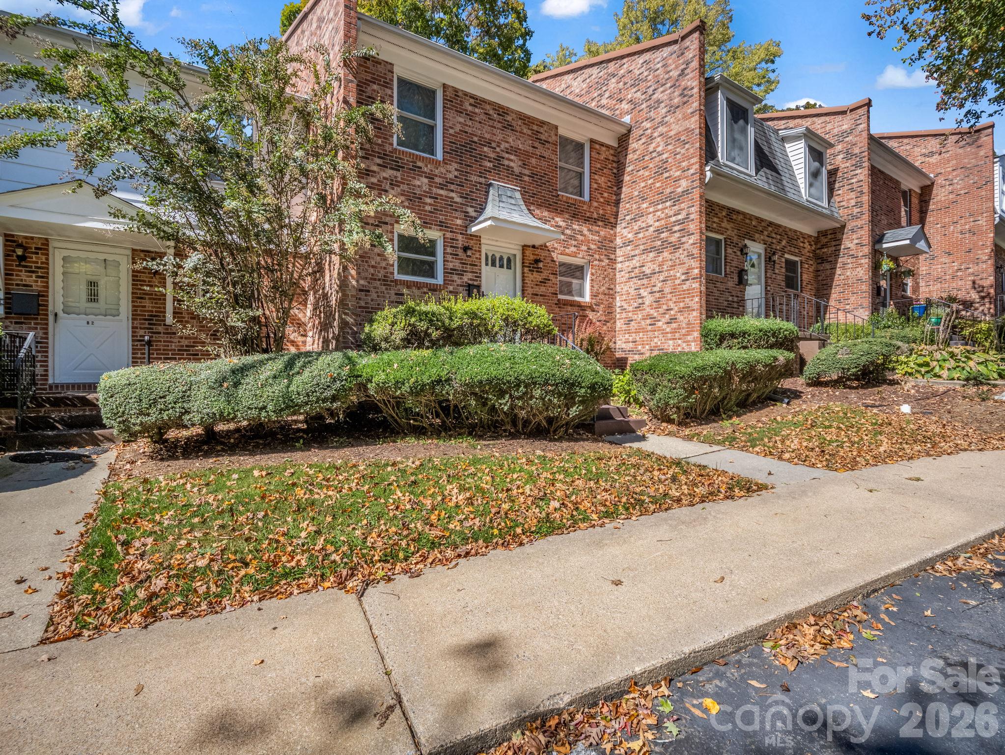 Condominium at 1409 Kensington Road, Hendersonville, photo 3 of 35