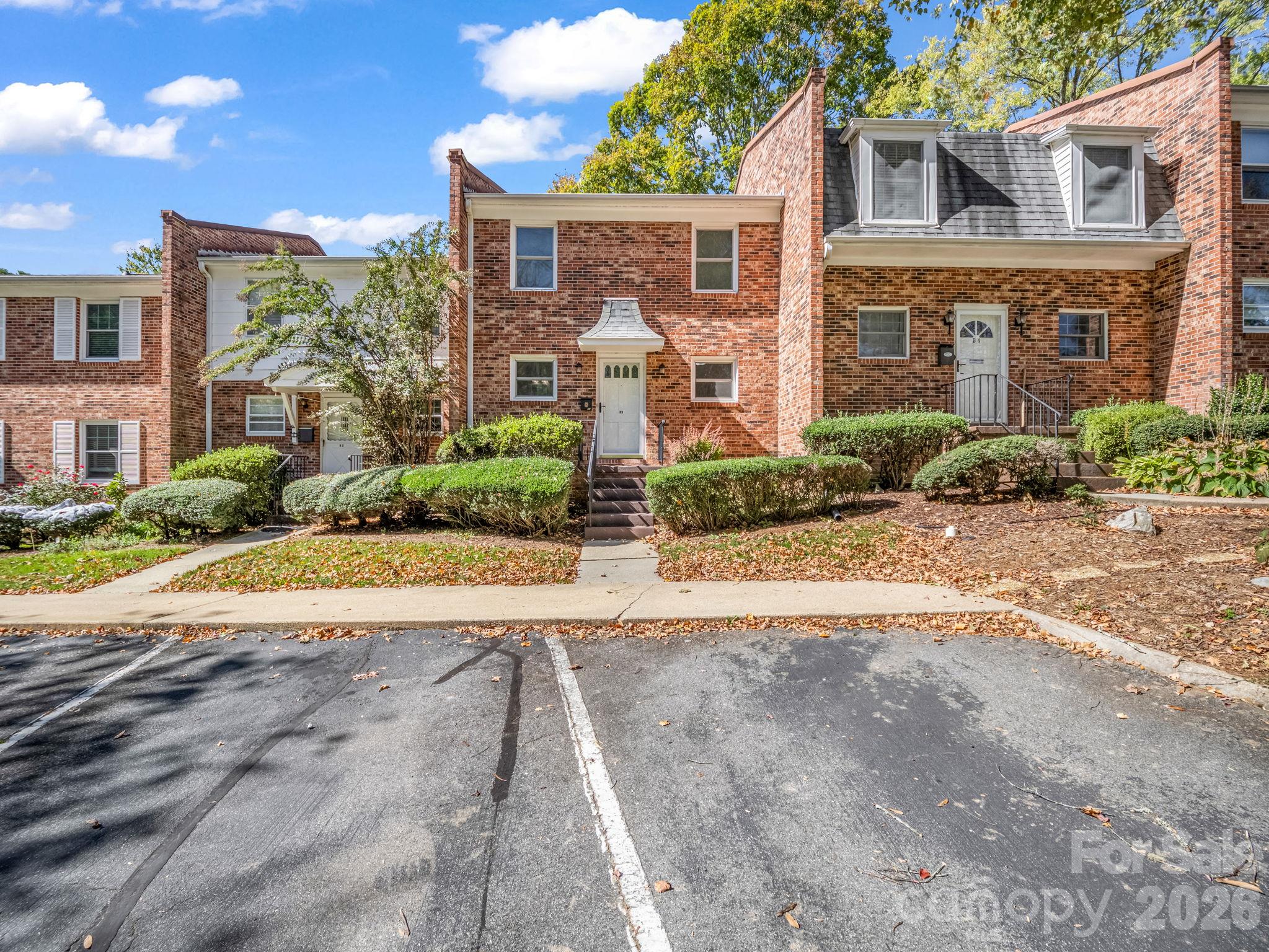 Condominium at 1409 Kensington Road, Hendersonville, photo 5 of 35
