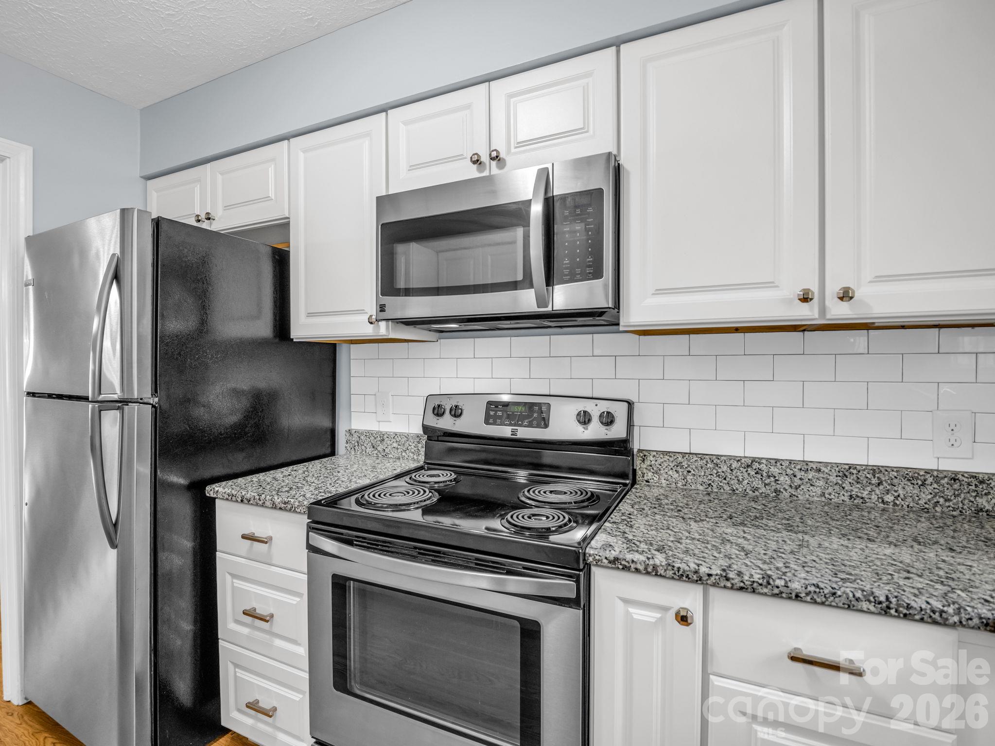 Condominium at 1409 Kensington Road, Hendersonville, photo 14 of 35
