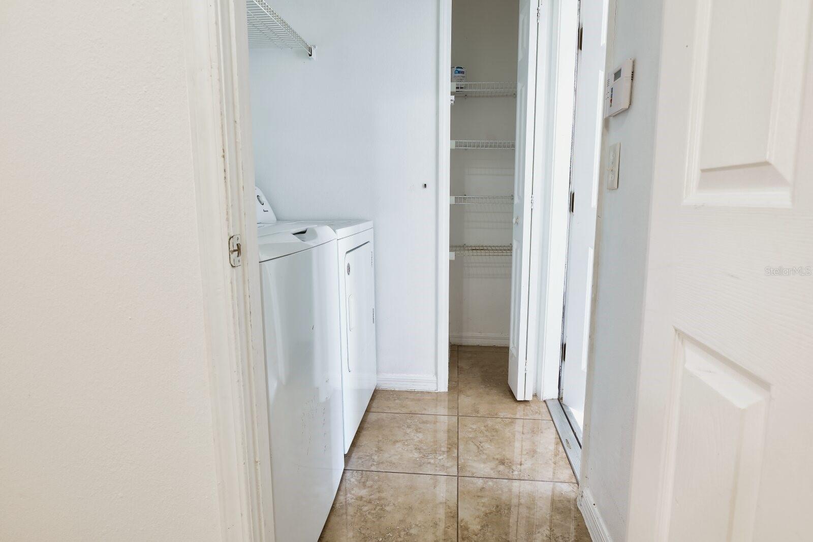 Single Family Residence at 11007 WHITECAP DR, RIVERVIEW, photo 17 of 32