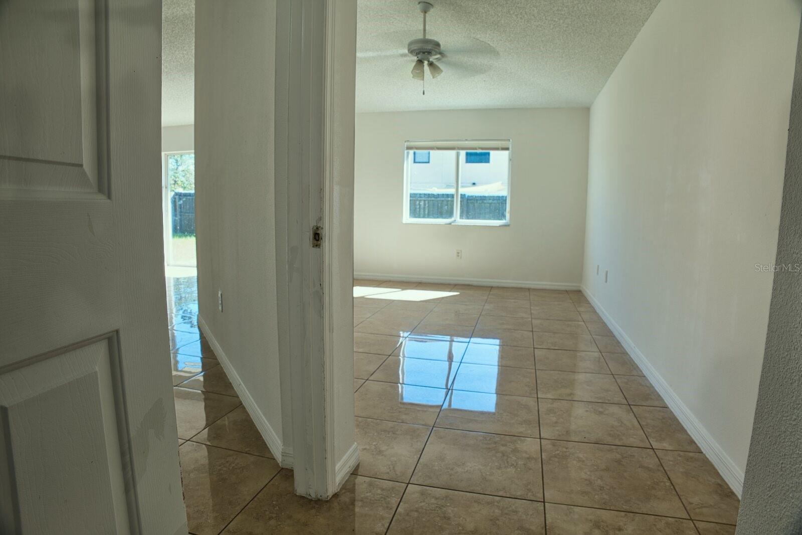 Single Family Residence at 11007 WHITECAP DR, RIVERVIEW, photo 24 of 32