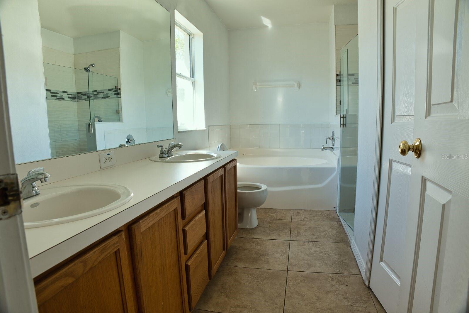 Single Family Residence at 11007 WHITECAP DR, RIVERVIEW, photo 26 of 32