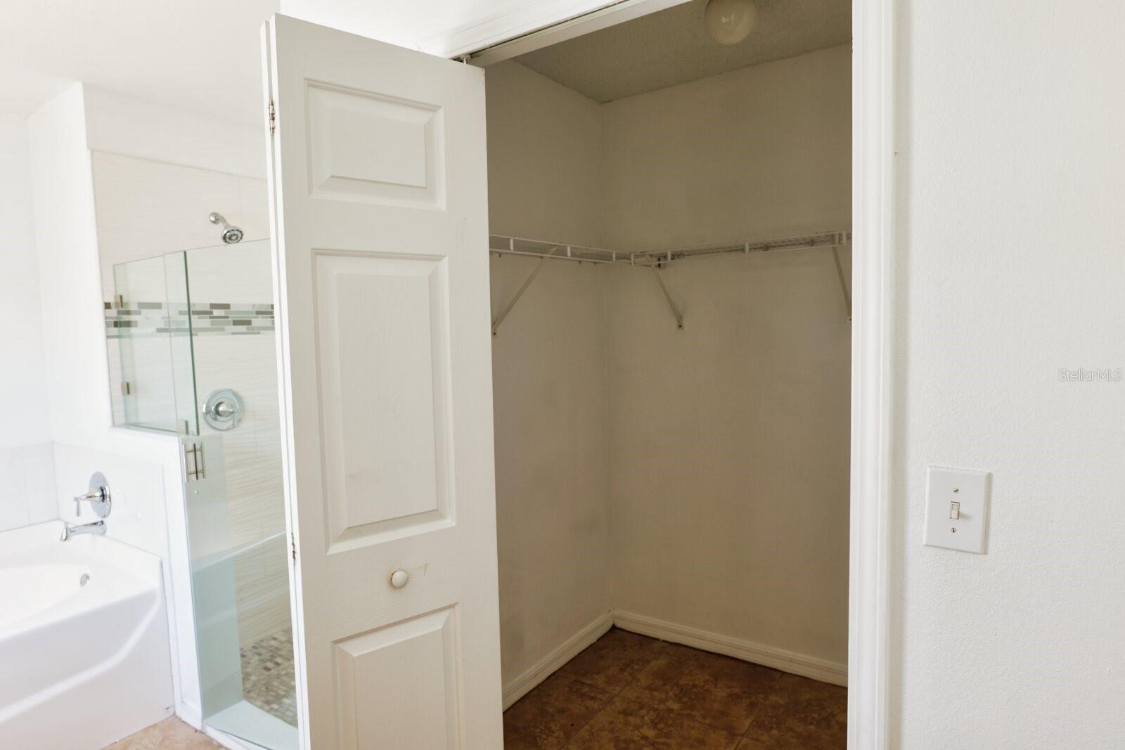 Single Family Residence at 11007 WHITECAP DR, RIVERVIEW, photo 30 of 32