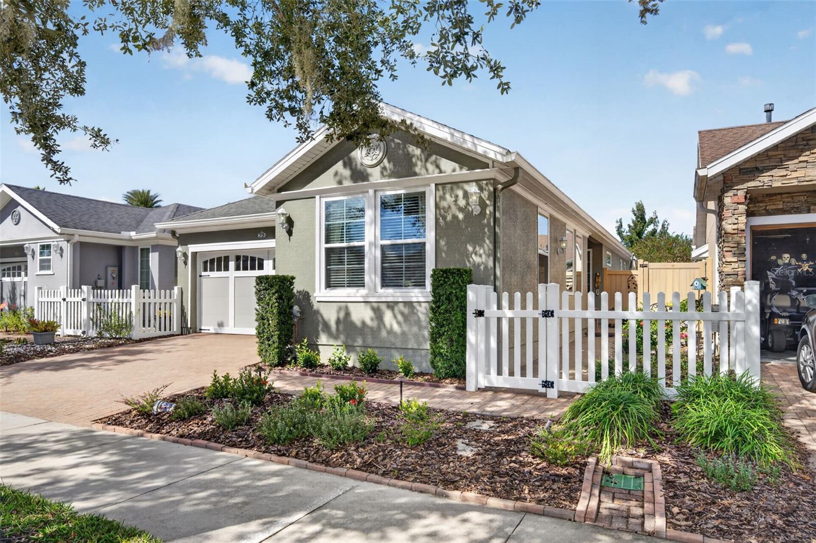 Single Family Residence at 75 BAYOU BEND RD, GROVELAND, photo 3 of 41