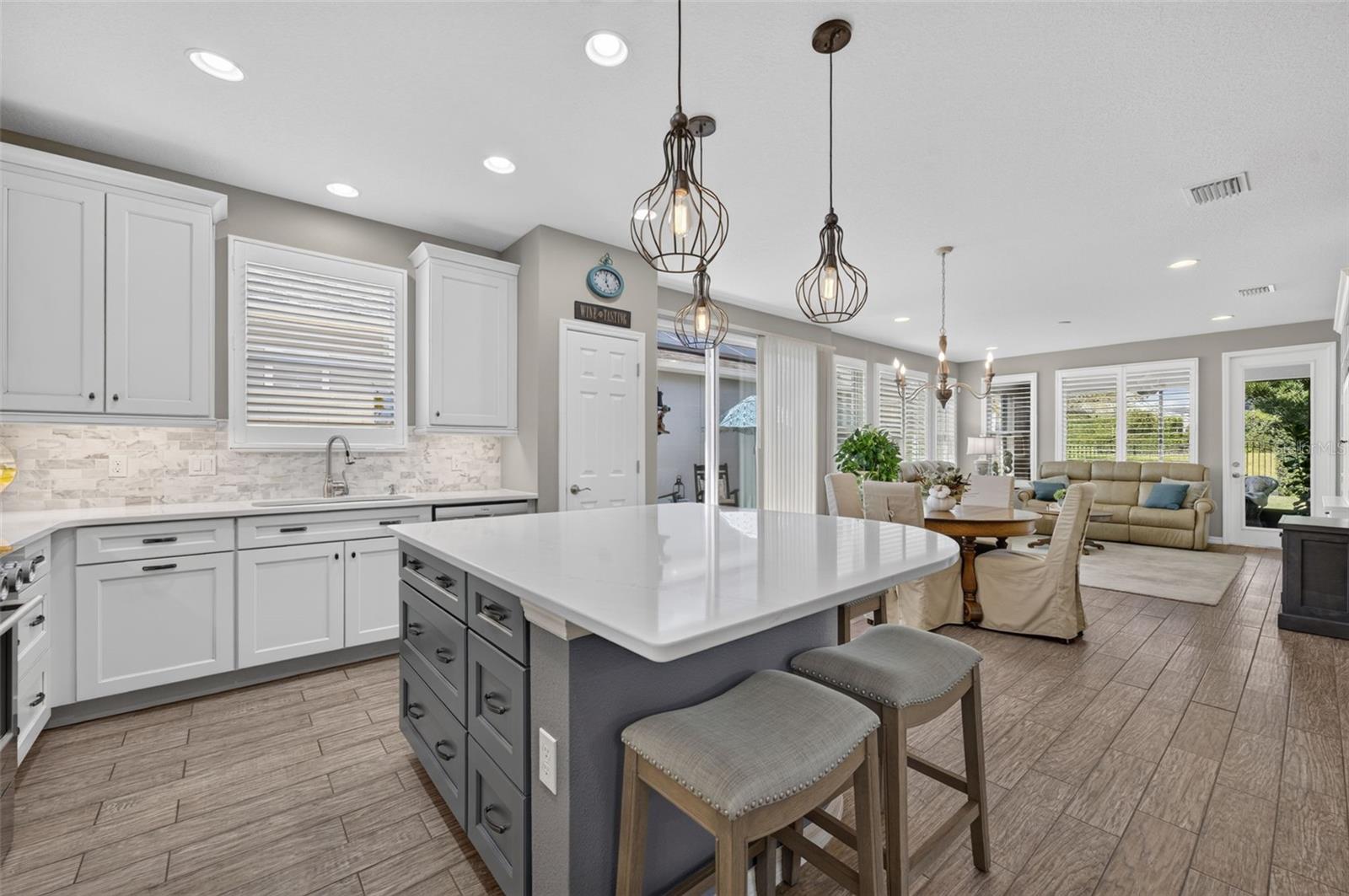 Single Family Residence at 75 BAYOU BEND RD, GROVELAND, photo 15 of 41
