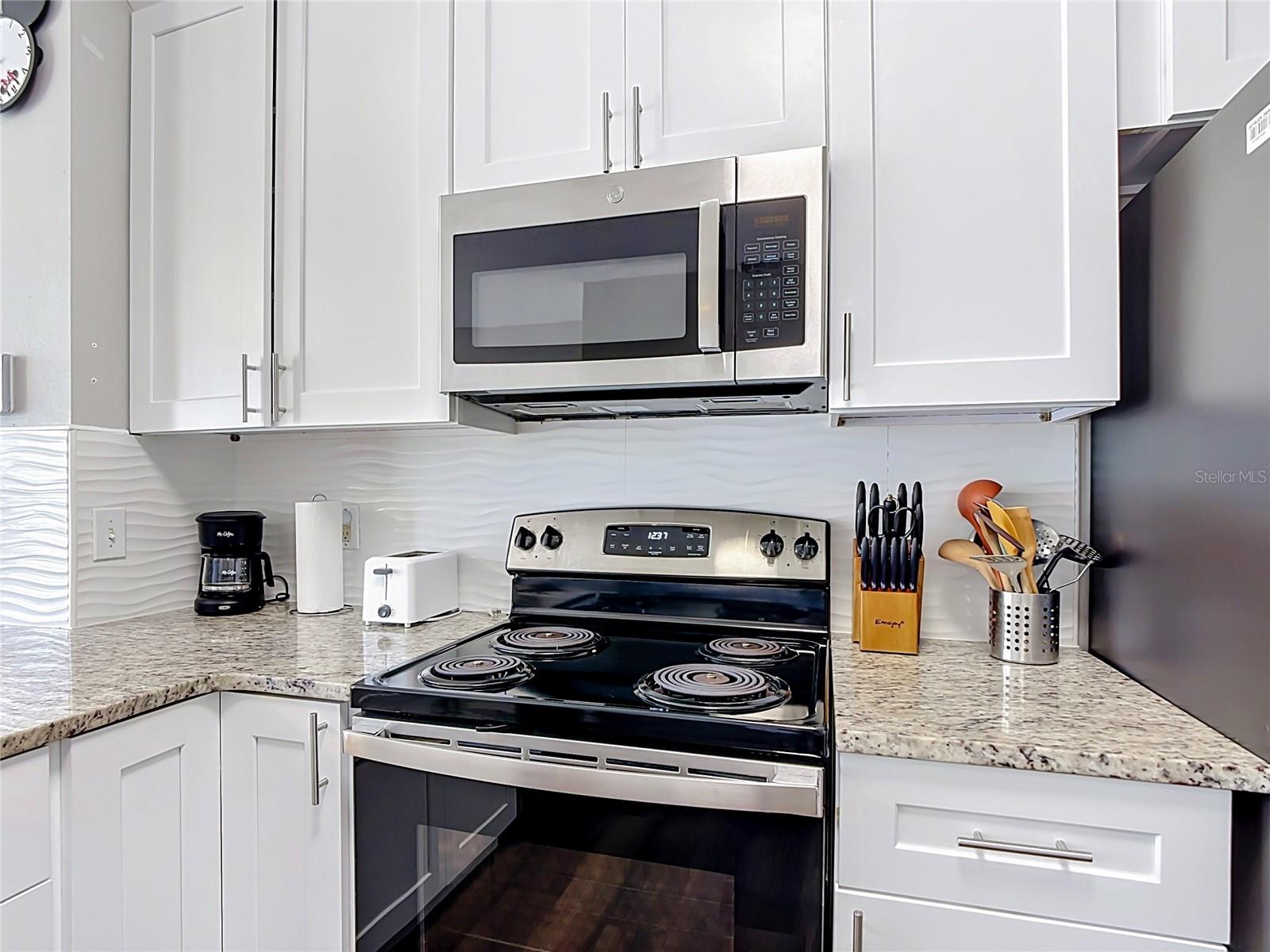 Townhouse at 2321 SILVER PALM DR, KISSIMMEE, photo 6 of 56