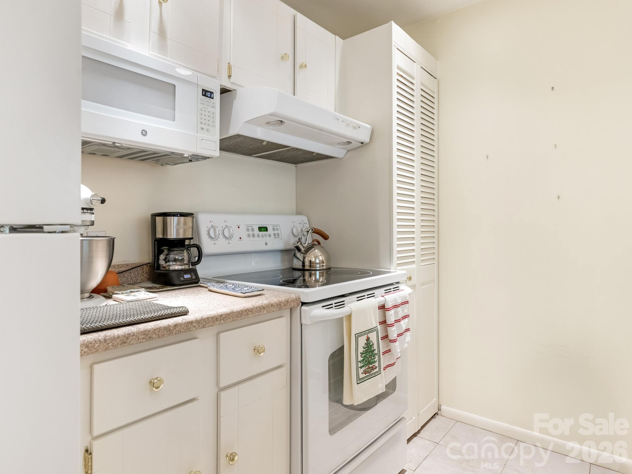 Kitchen - 1323 Queens Road, Charlotte
