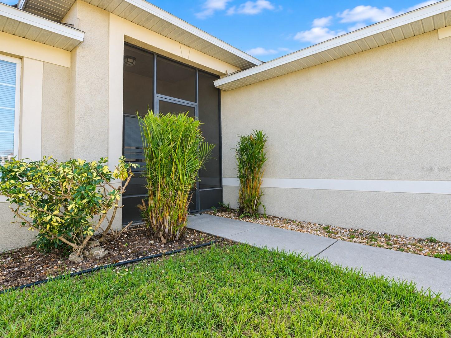 Single Family Residence at 11007 WHITECAP DR, RIVERVIEW, photo 9 of 32