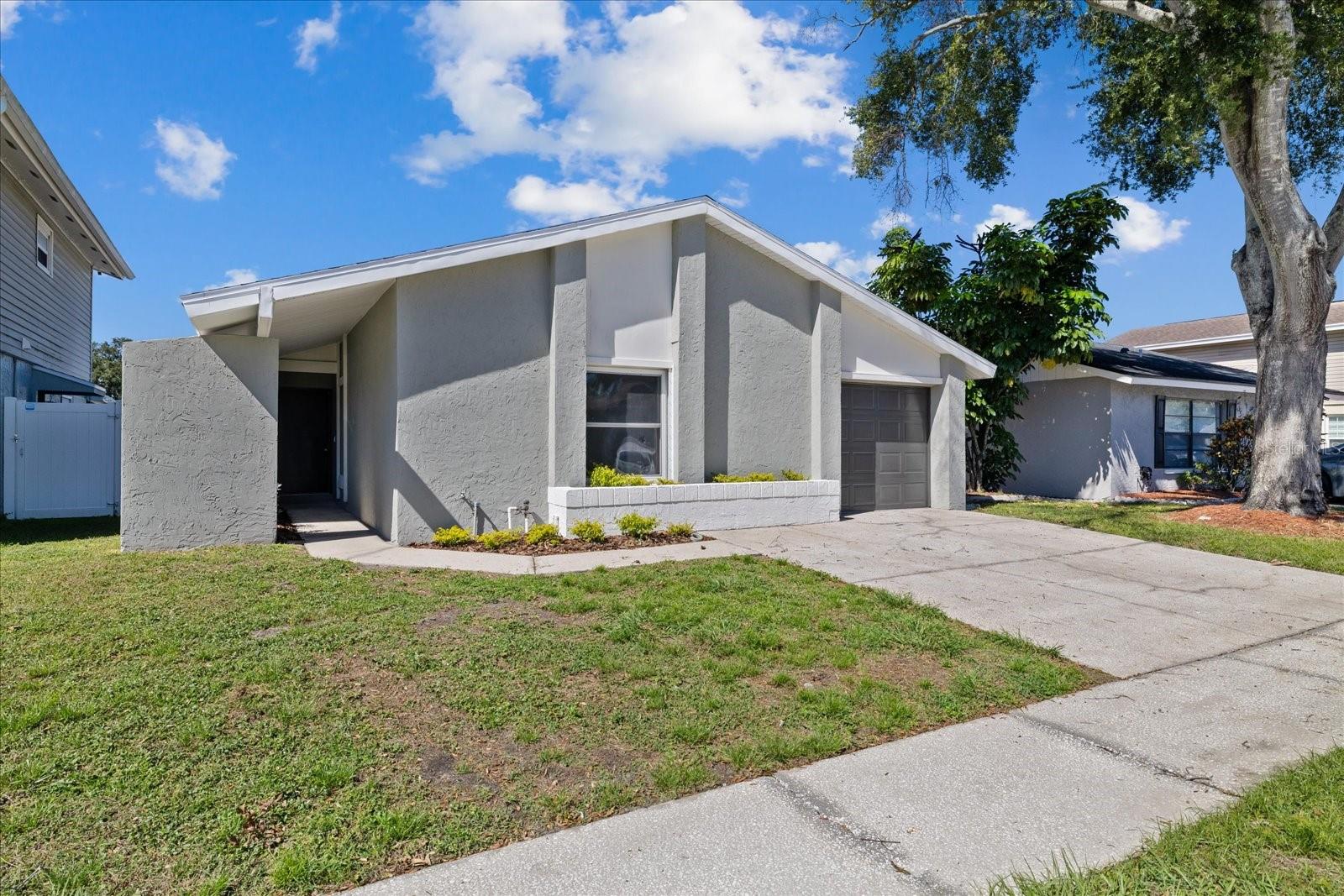 Single Family Residence at 10710 KEY LIME WAY, TAMPA, photo 2 of 43
