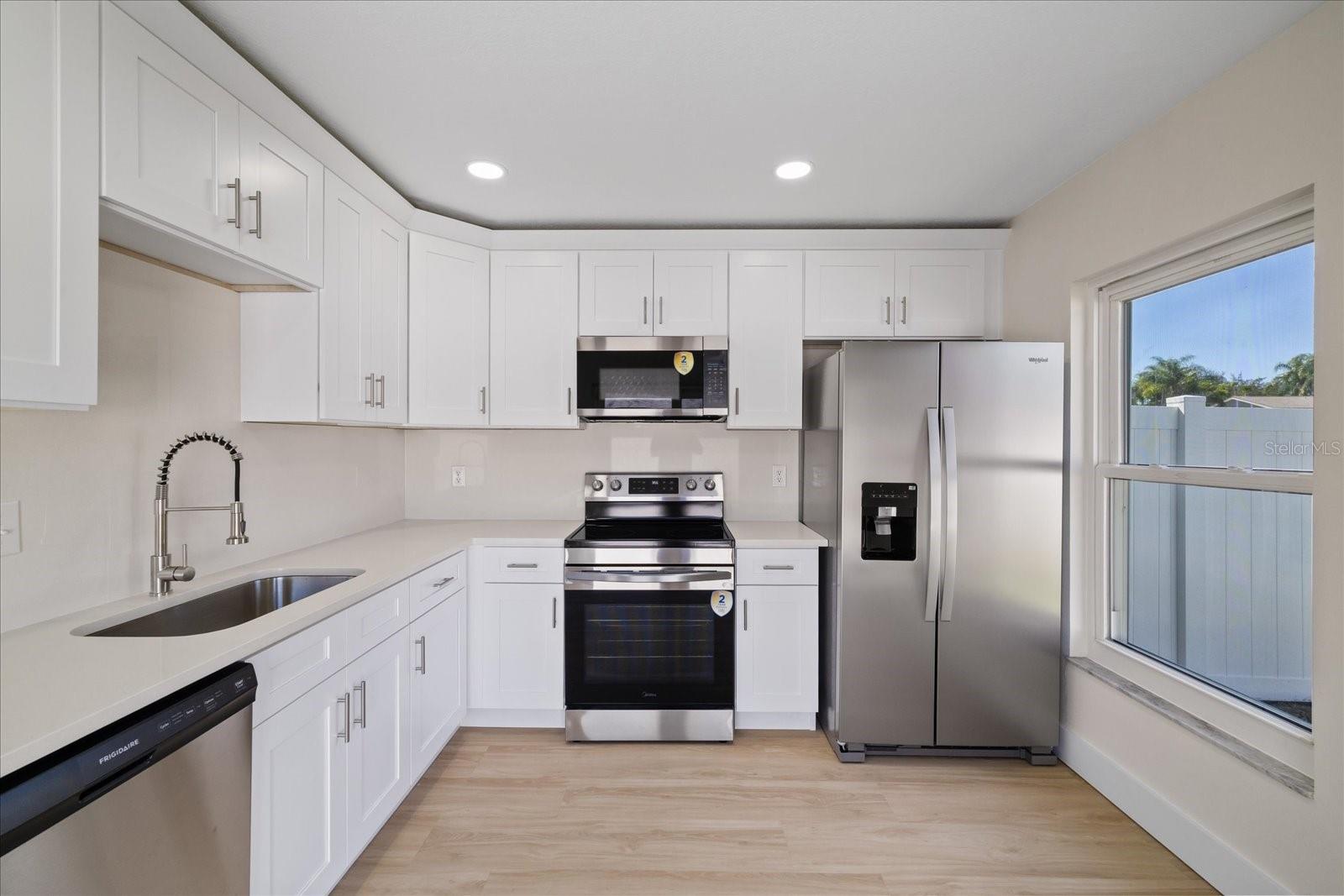 Single Family Residence at 10710 KEY LIME WAY, TAMPA, photo 6 of 43