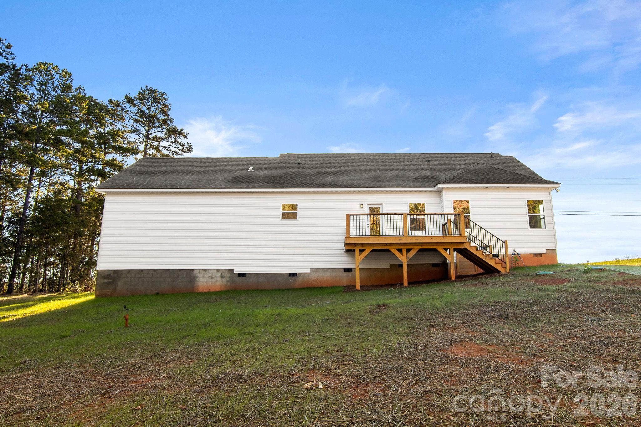 Single Family Residence at 4665 Riverside Road, Lancaster, photo 4 of 38