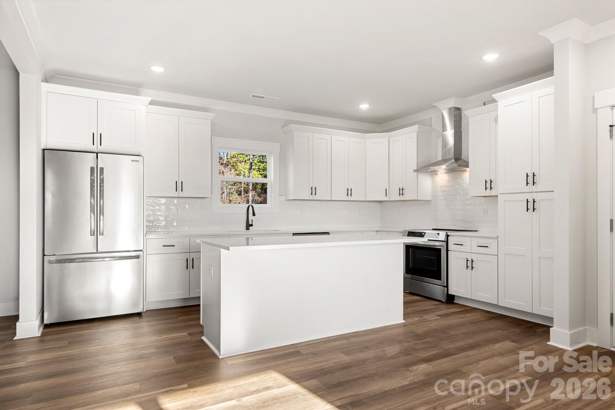 A chef's delight. Hood is fully exhausted.Induction range for high quality temp controll - 4665 Riverside Road, Lancaster