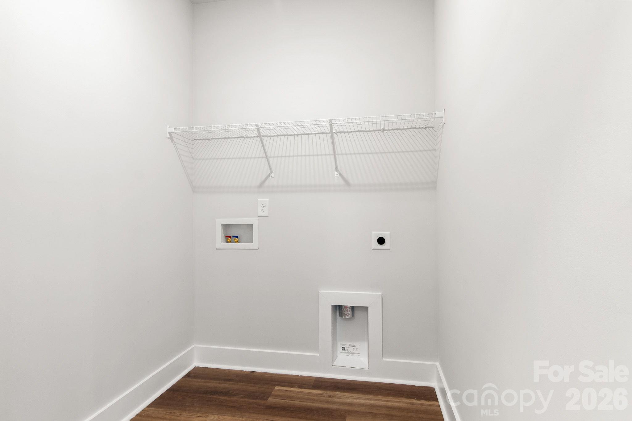 Separate laundry room - 4665 Riverside Road, Lancaster