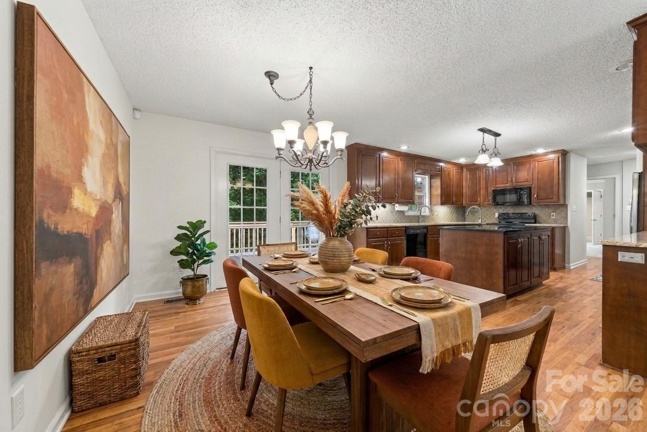 Virtually Staged - 112 Jennings Lane, Taylorsville
