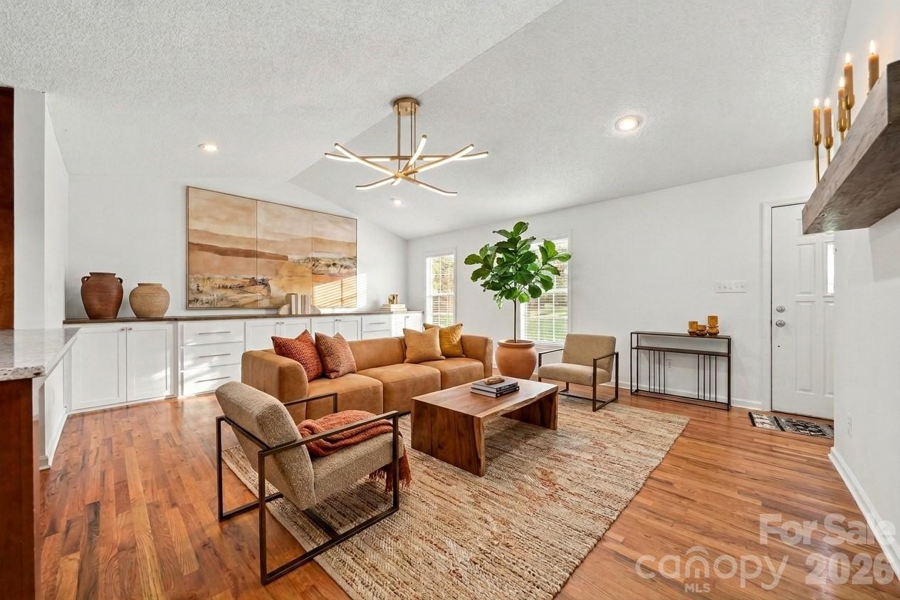 Virtually Staged - 112 Jennings Lane, Taylorsville