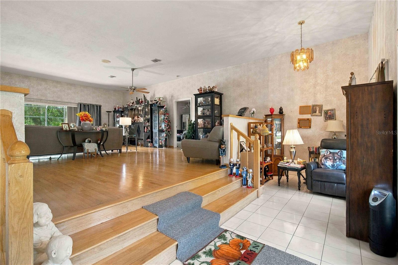 Downstairs Reading Nook - 13220 N BRANCH RD, SARASOTA