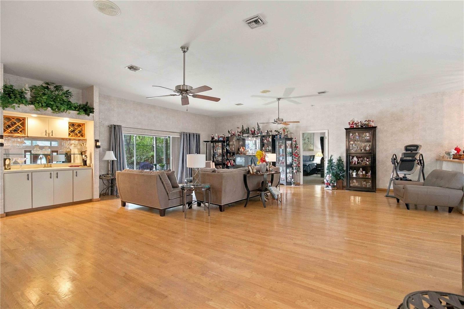 Open Floor Living room/ Dining room Combo - 13220 N BRANCH RD, SARASOTA