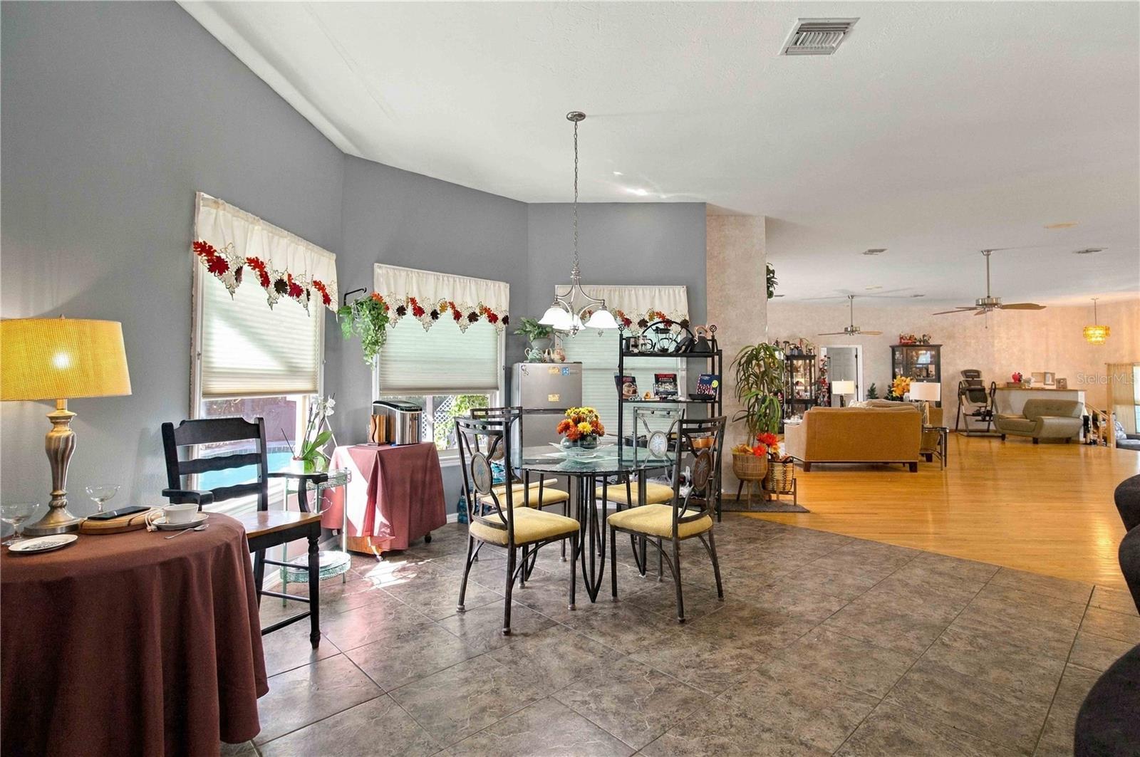 Kitchen/ Dinette Combo - 13220 N BRANCH RD, SARASOTA