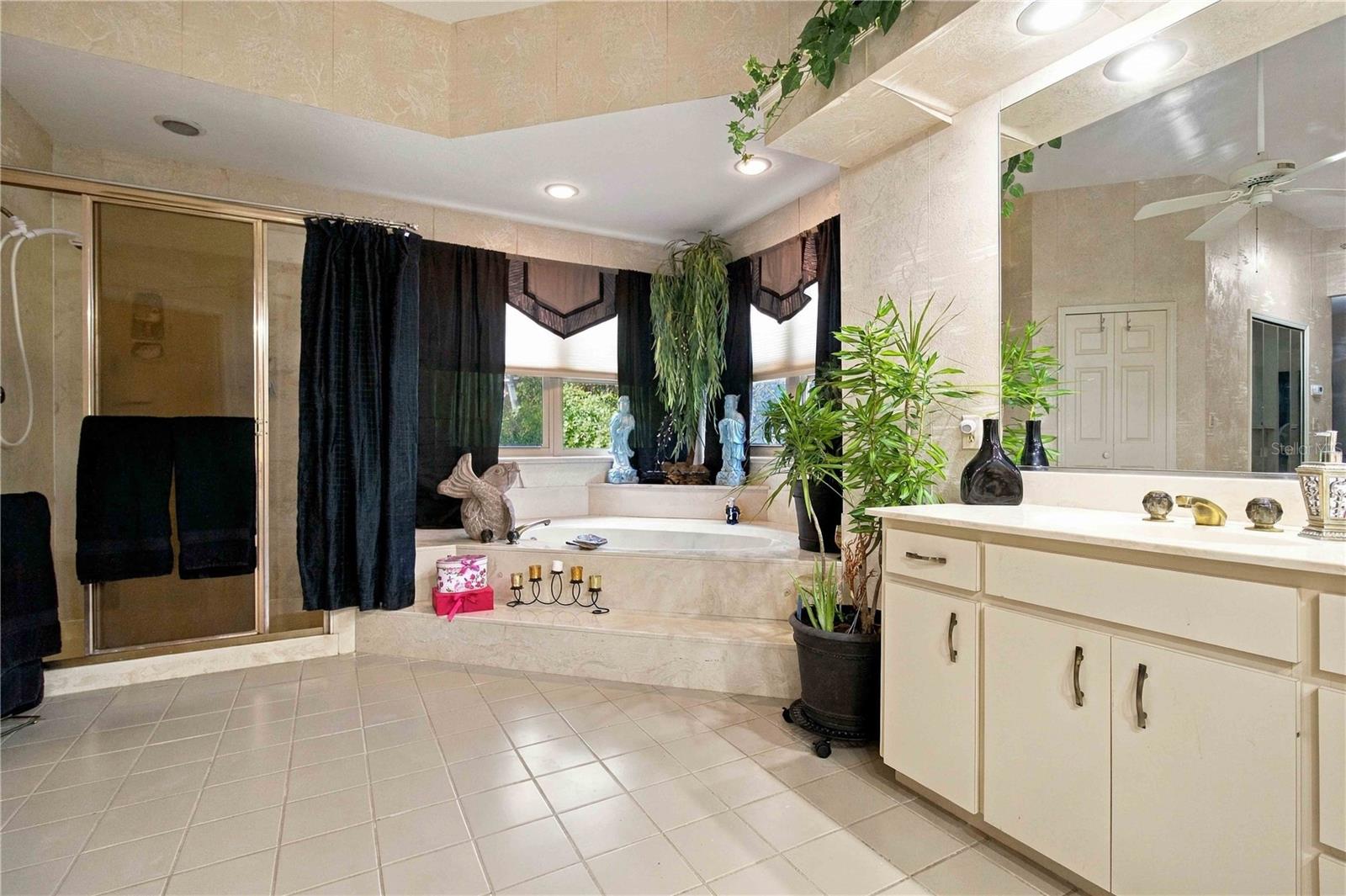Primary Bathroom - 13220 N BRANCH RD, SARASOTA