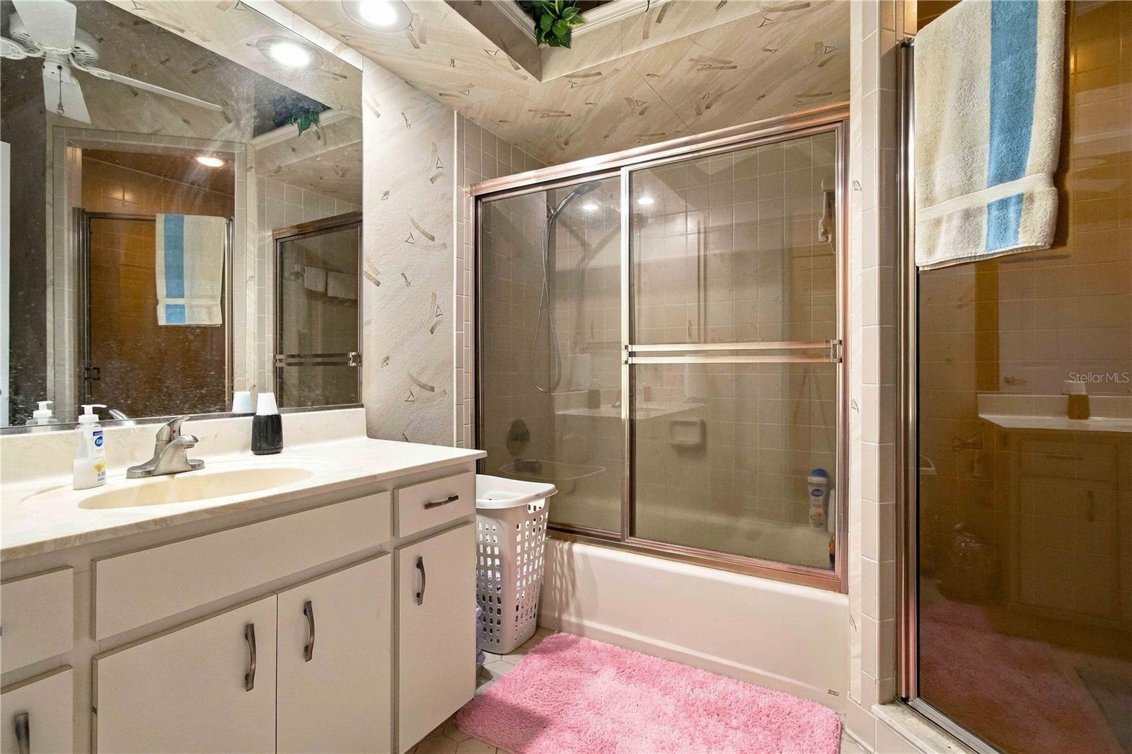 Main Bathroom - 13220 N BRANCH RD, SARASOTA