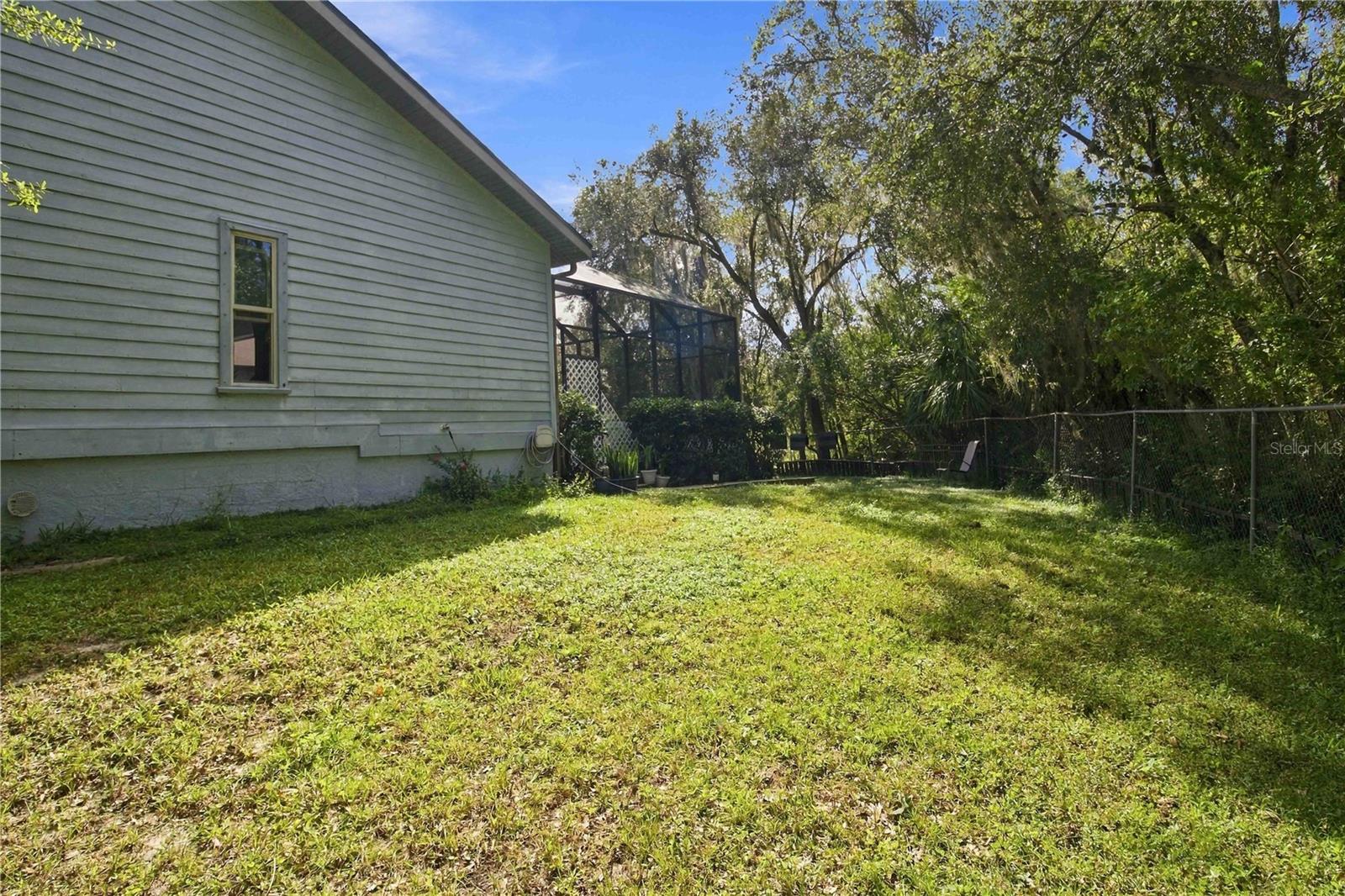 Side Yard - 13220 N BRANCH RD, SARASOTA