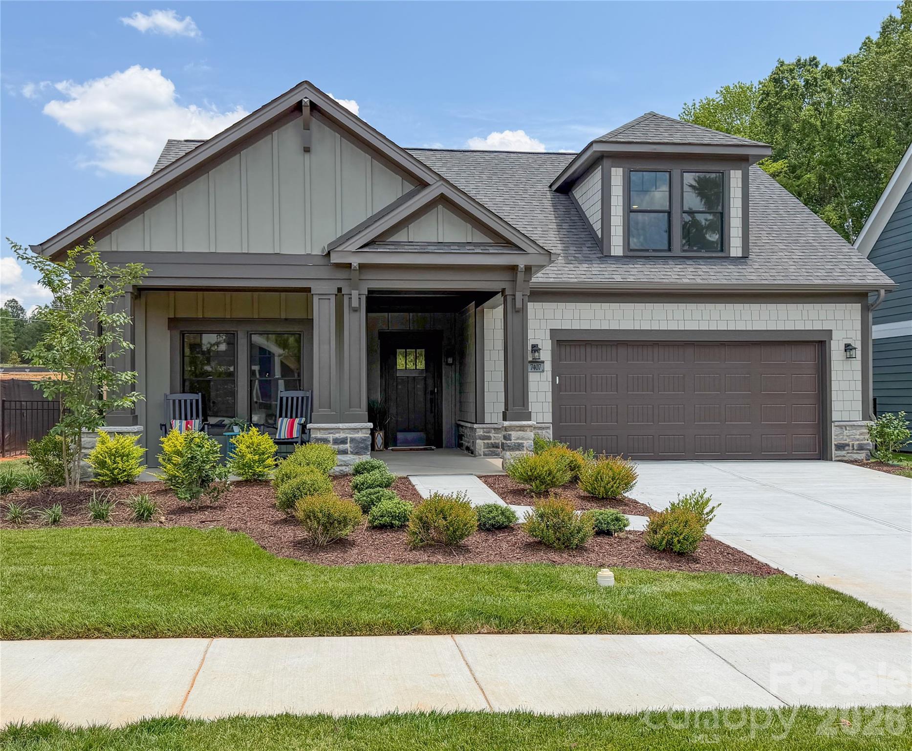 Single Family Residence at 7407 Purple Martin Way, Mint Hill, photo 2 of 19
