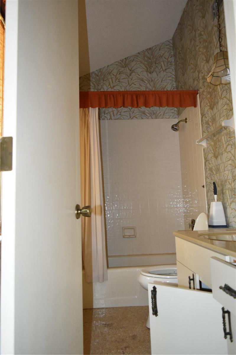 Bath 1 - 8475 MANASOTA KEY RD, ENGLEWOOD