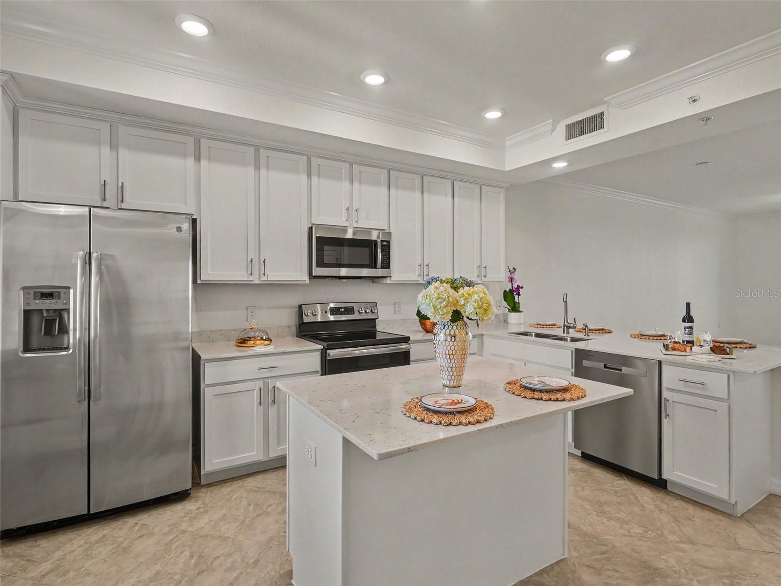 Condominium at 1010 TIDEWATER SHORES LOOP #304, BRADENTON, photo 5 of 43