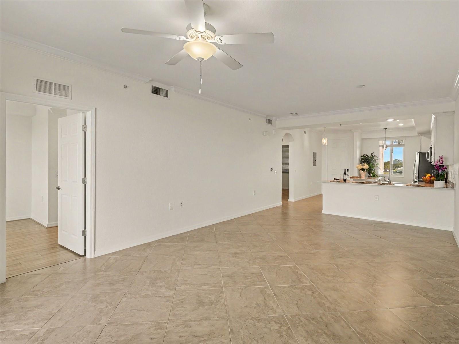 Condominium at 1010 TIDEWATER SHORES LOOP #304, BRADENTON, photo 13 of 43