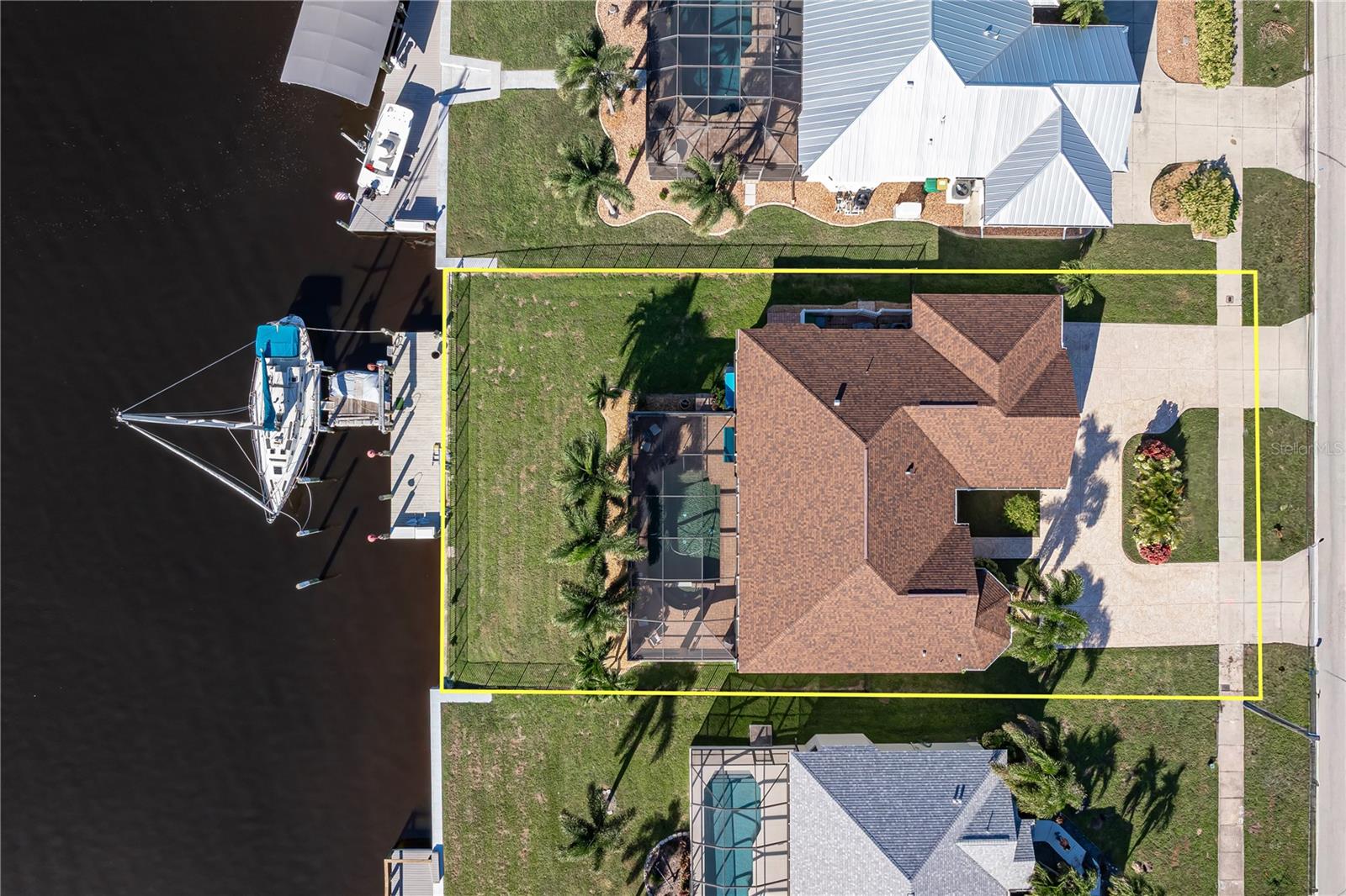 Single Family Residence at 21551 EDGEWATER DR, PORT CHARLOTTE, photo 16 of 75
