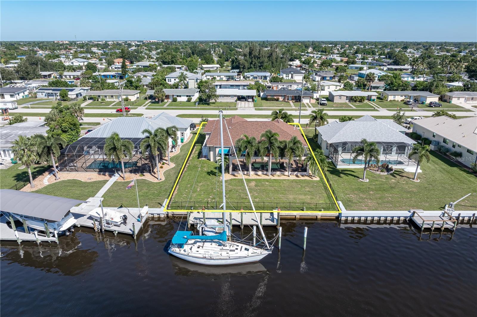 Single Family Residence at 21551 EDGEWATER DR, PORT CHARLOTTE, photo 17 of 75