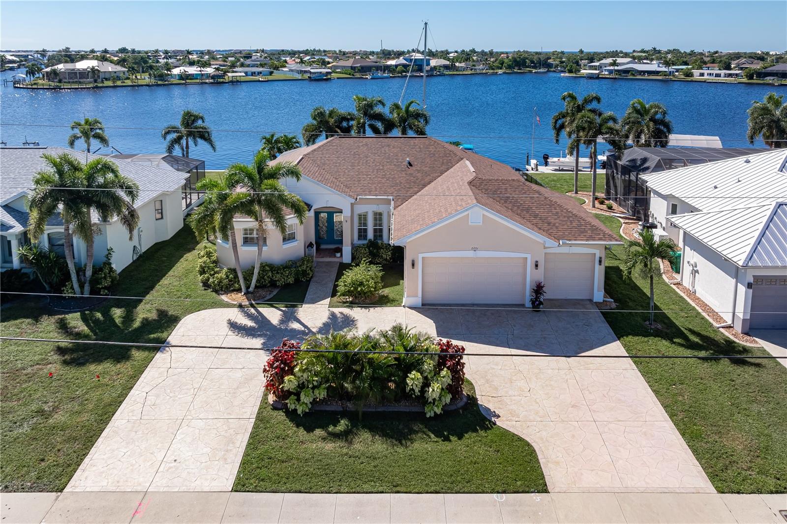 Single Family Residence at 21551 EDGEWATER DR, PORT CHARLOTTE, photo 18 of 75