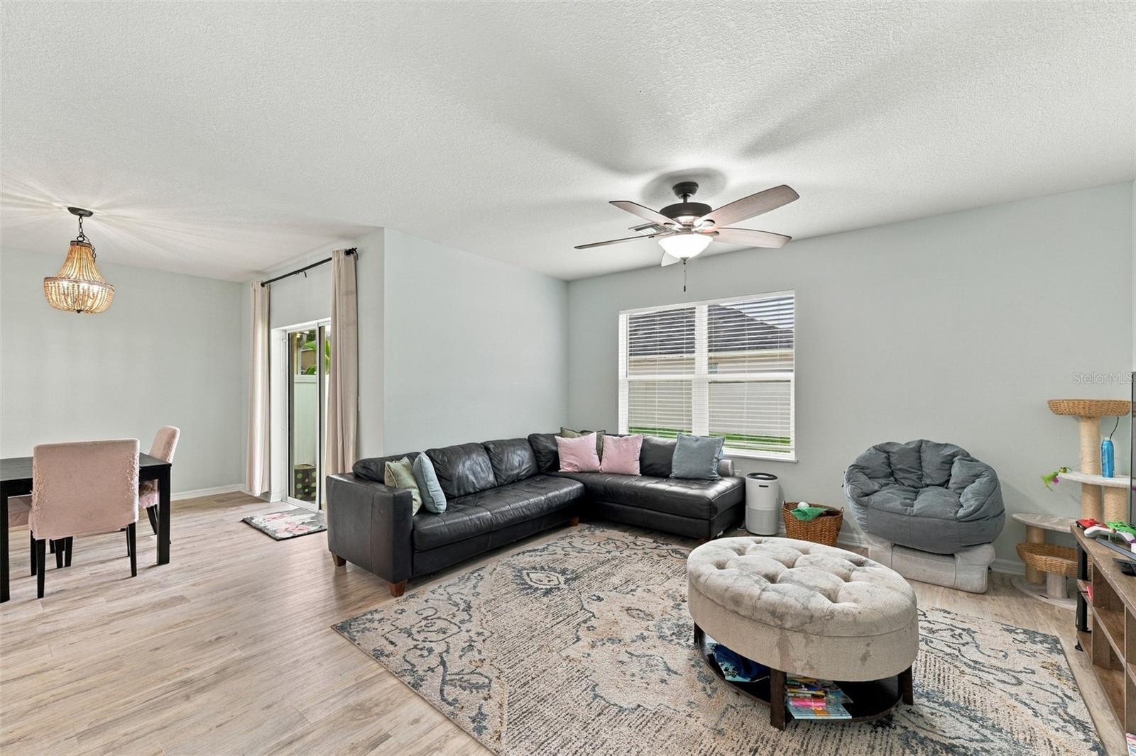Living room - 5213 11TH ST E, BRADENTON