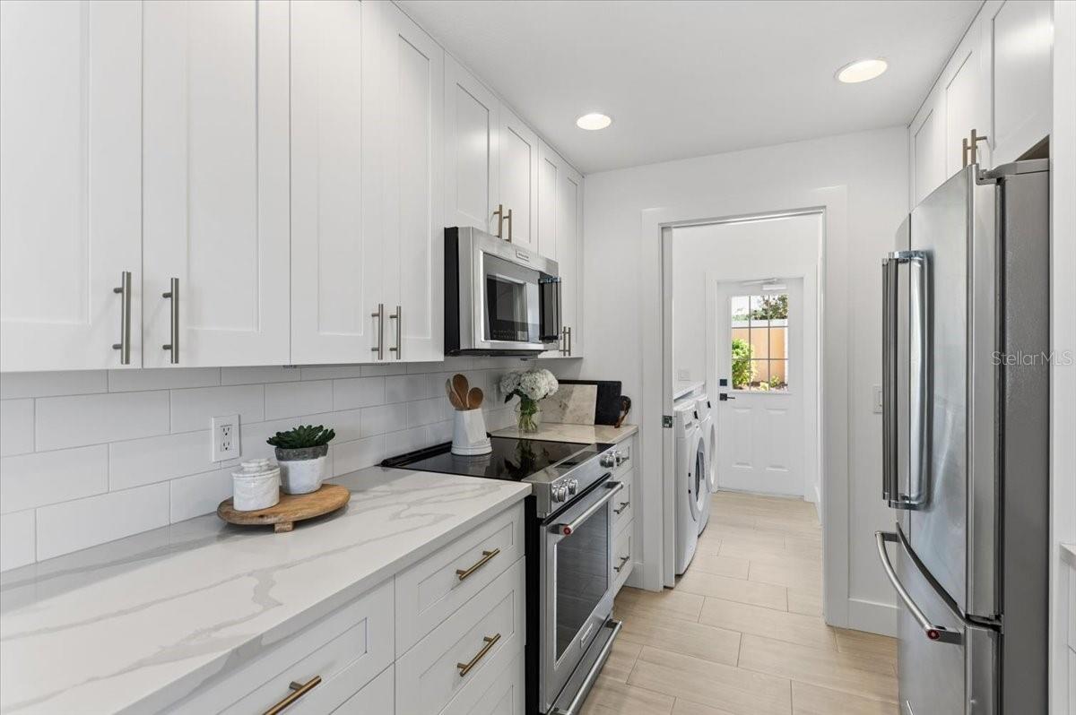 Townhouse at 1523 NAPOLI DR E, SARASOTA, photo 16 of 49