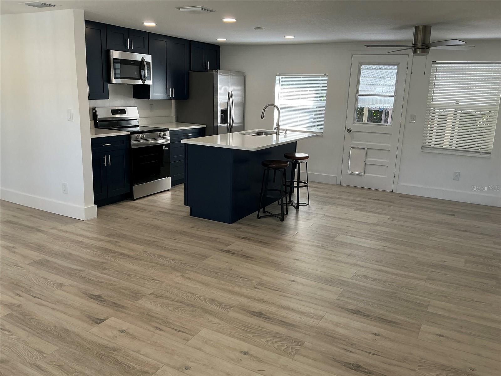 Single Family Residence at 5320 43RD TER N, ST PETERSBURG, photo 4 of 17