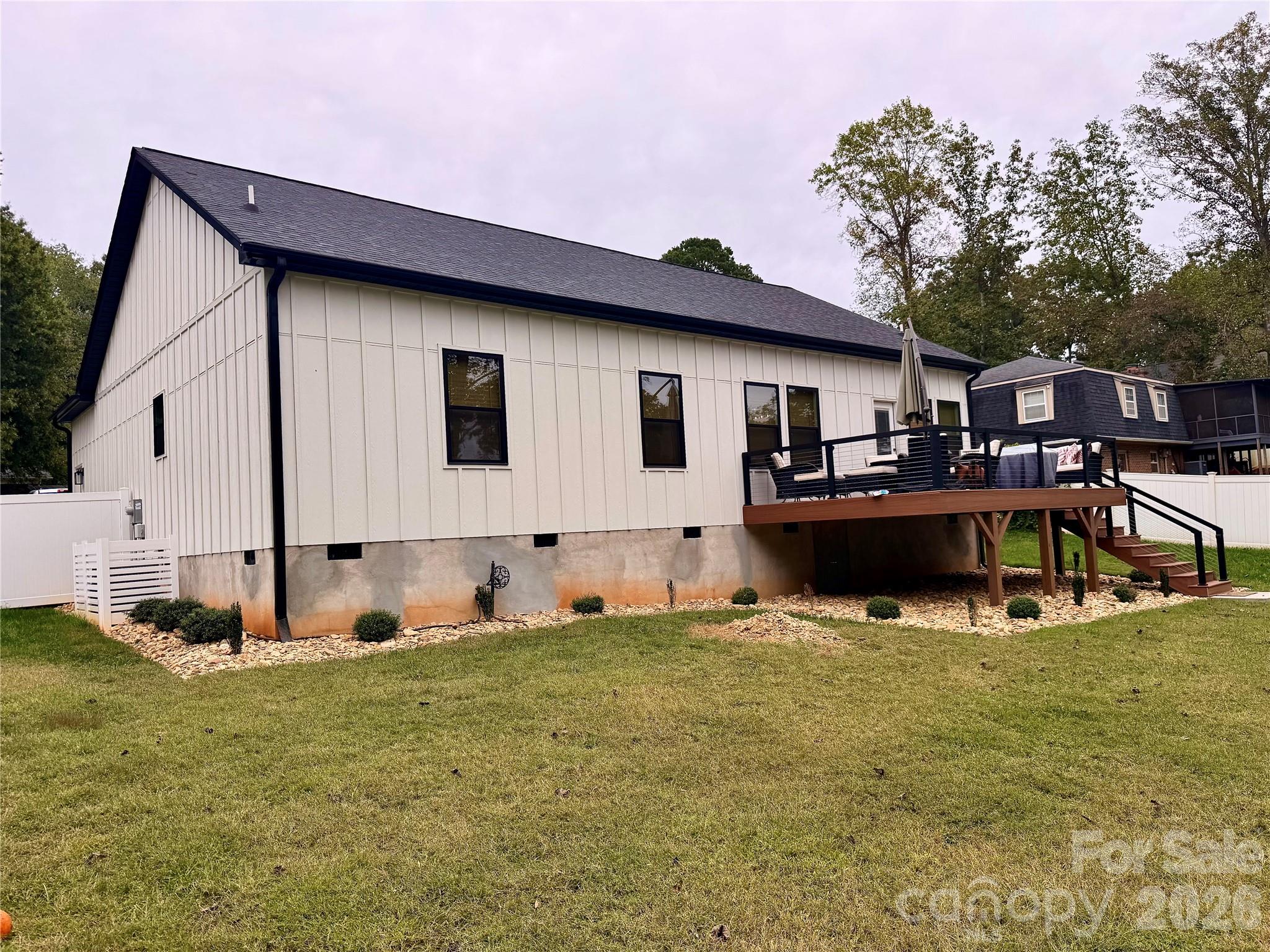 Single Family Residence at 4347 Greenbriar Drive, Hickory, photo 9 of 45