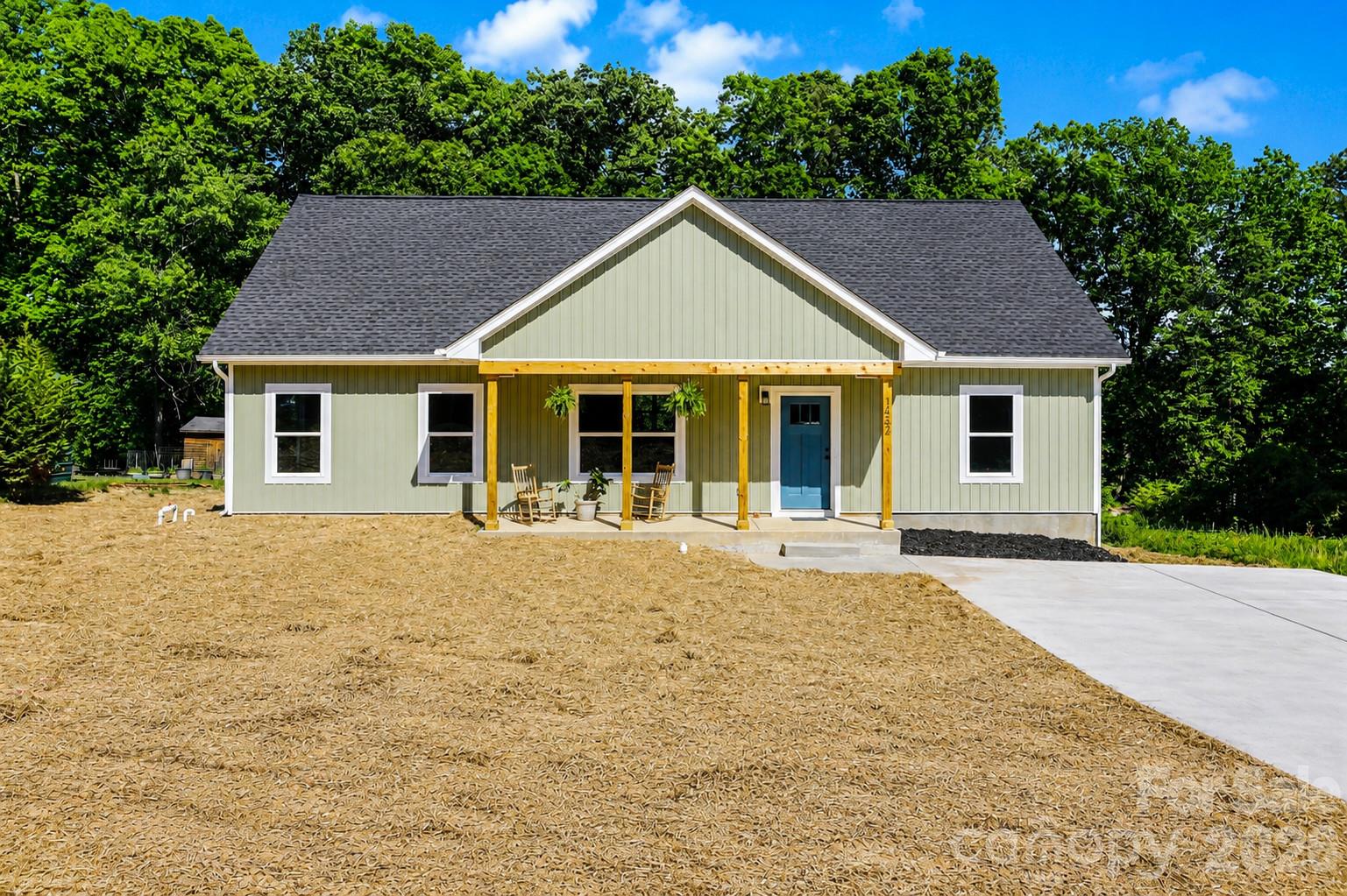 Rocking chair front porch on half acre lot - 1452 Robinwood Road, Gastonia